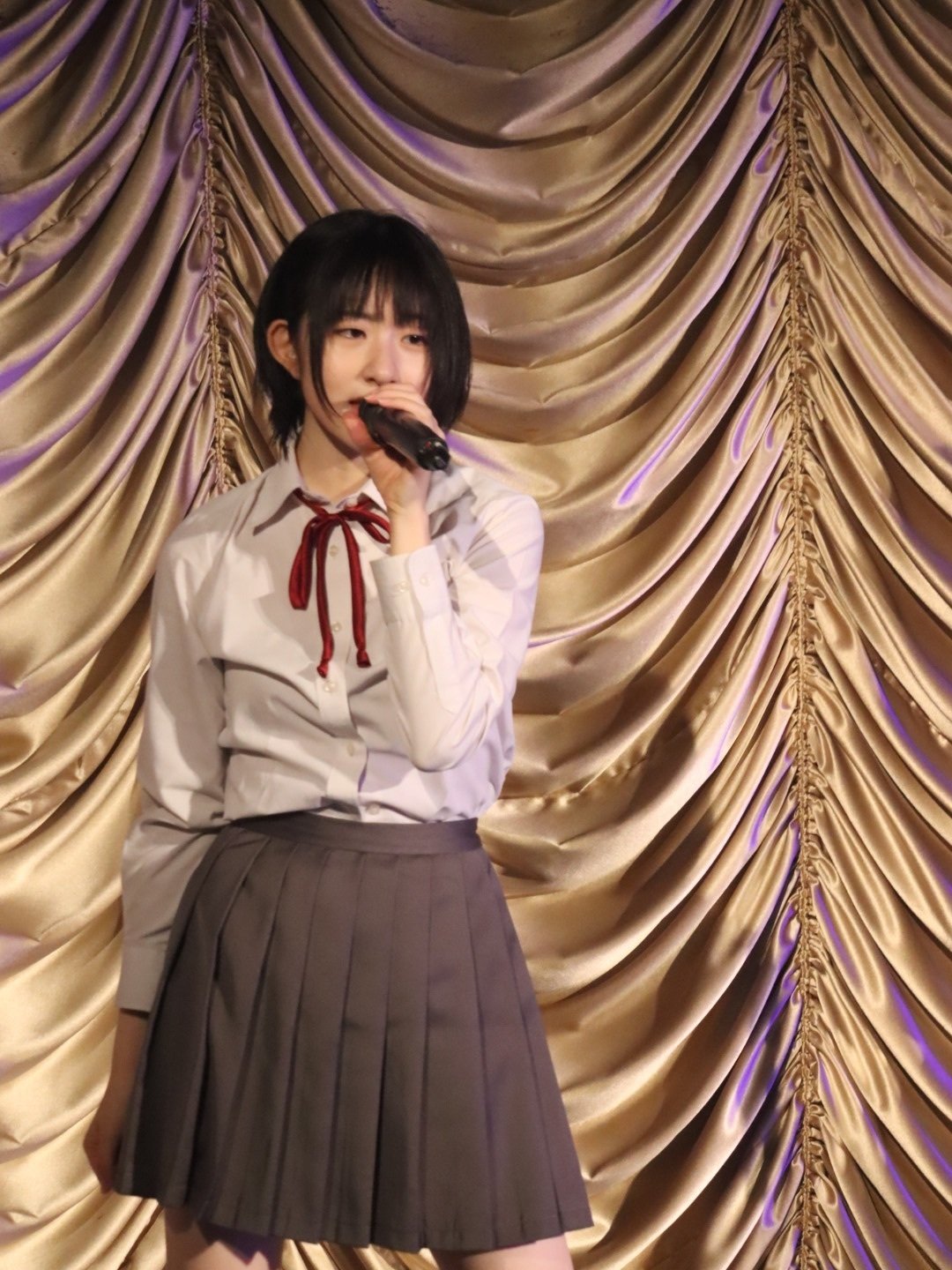 【かすみ草とステラ】一期生 人気のワインレッド衣装セット　比賀、小柴、吉川 かすみ草とステラ 比賀ハル生誕祭in 東京キネマ倶楽部9/3｜しぶちょ〜