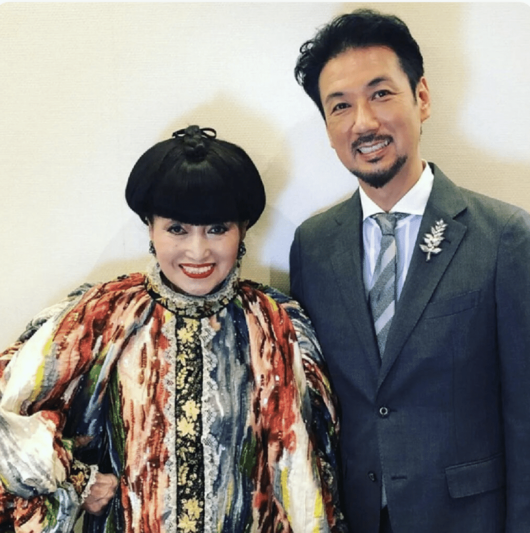 「黒柳徹子×田川啓二」 フラワービーズポーチキーホルダー 黒柳徹子×田川啓二コラボフラワービーズポーチキーホルダー