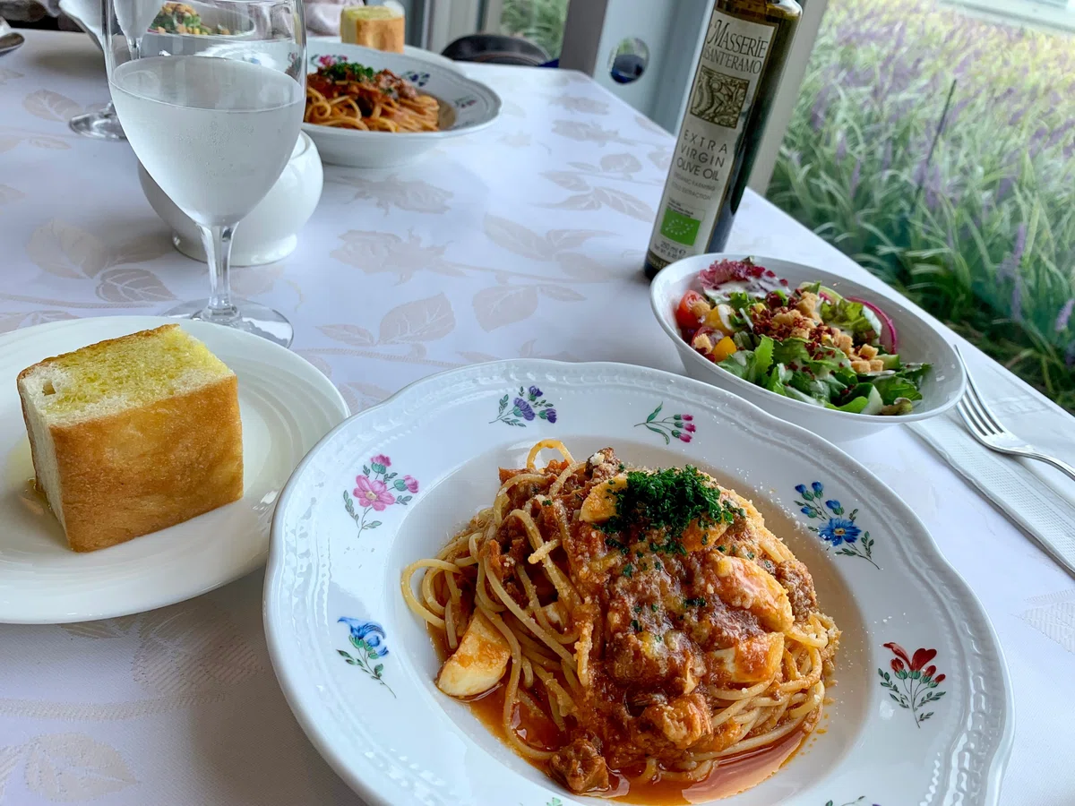 東京ビッグサイト アルポルト パスタランチ サラダ、パン、パスタの順番に!Tokyo Big Sight Al Porto Pasta Lunch Salad, bread, and pasta in that order!