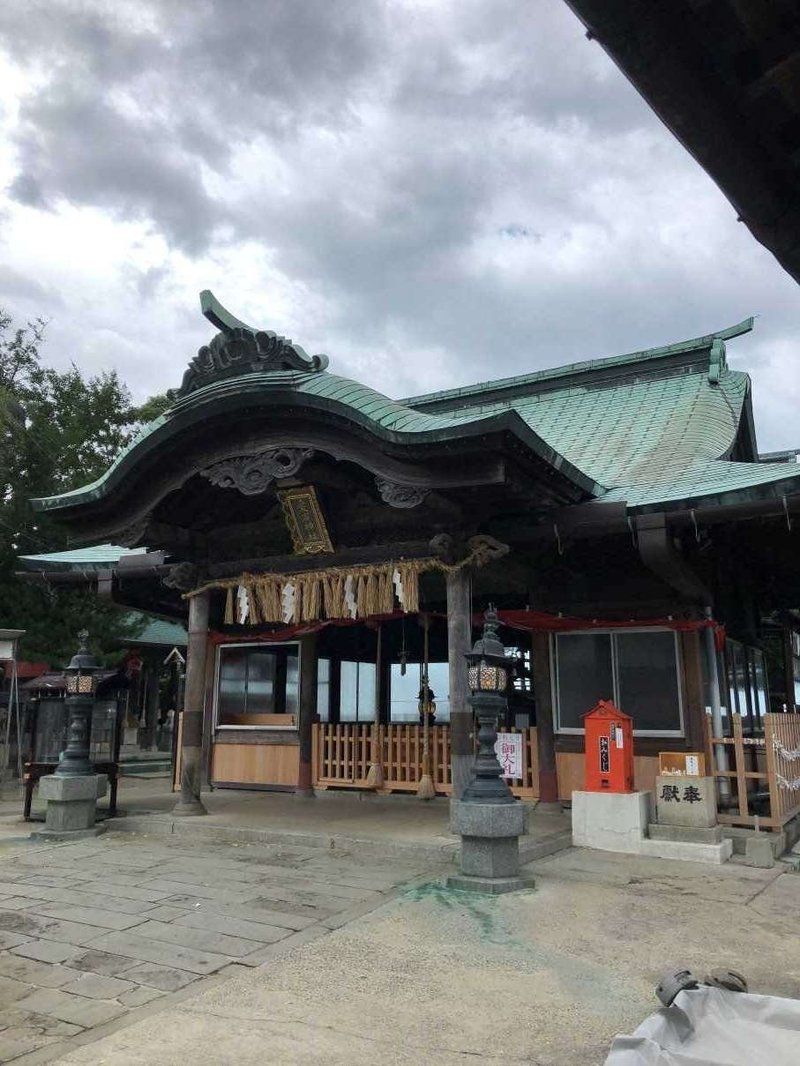 鷲尾愛宕神社の本殿の様子