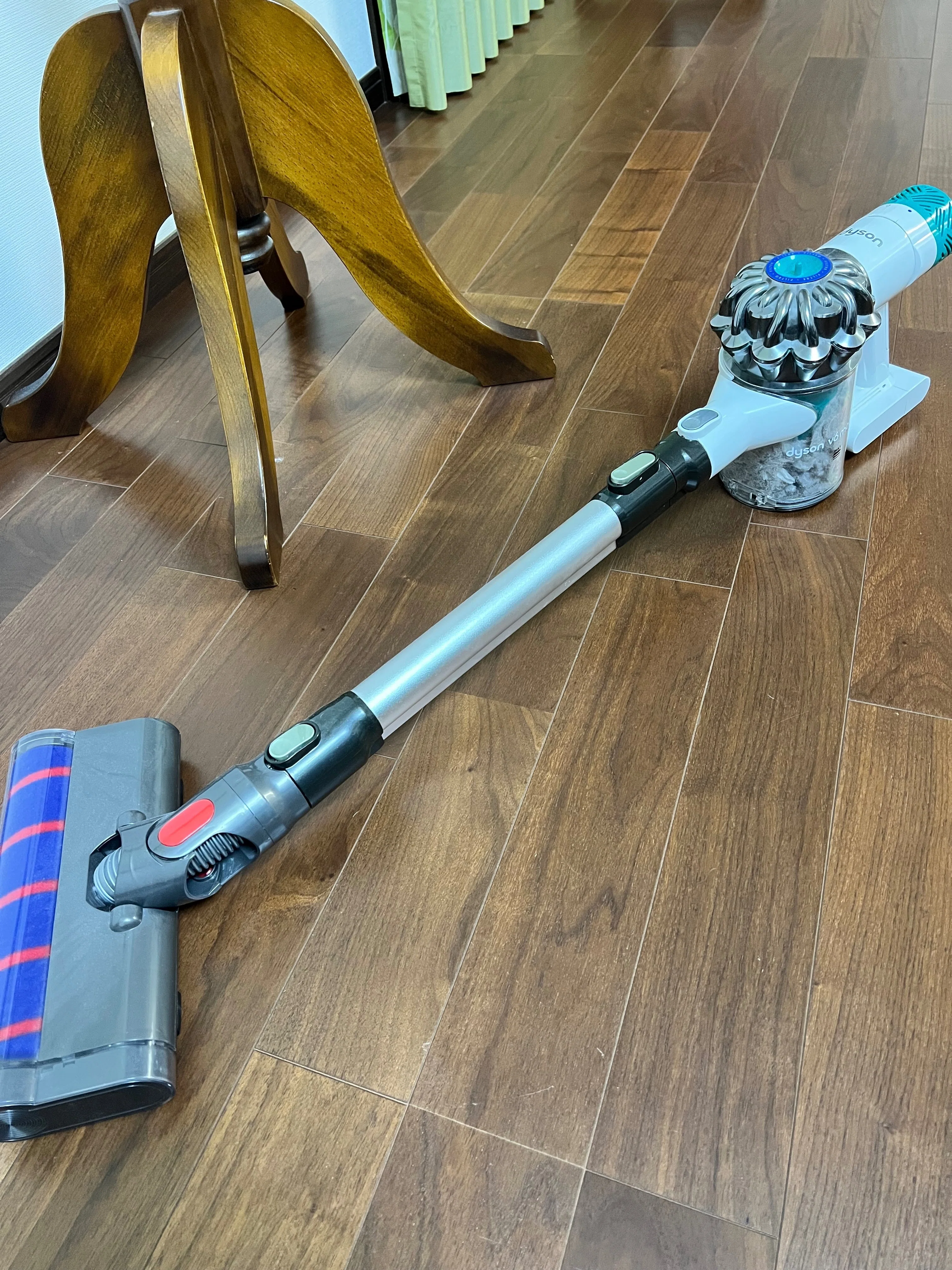 dysonV6マットレスにアタッチメントをつけて日常清掃で使えるように