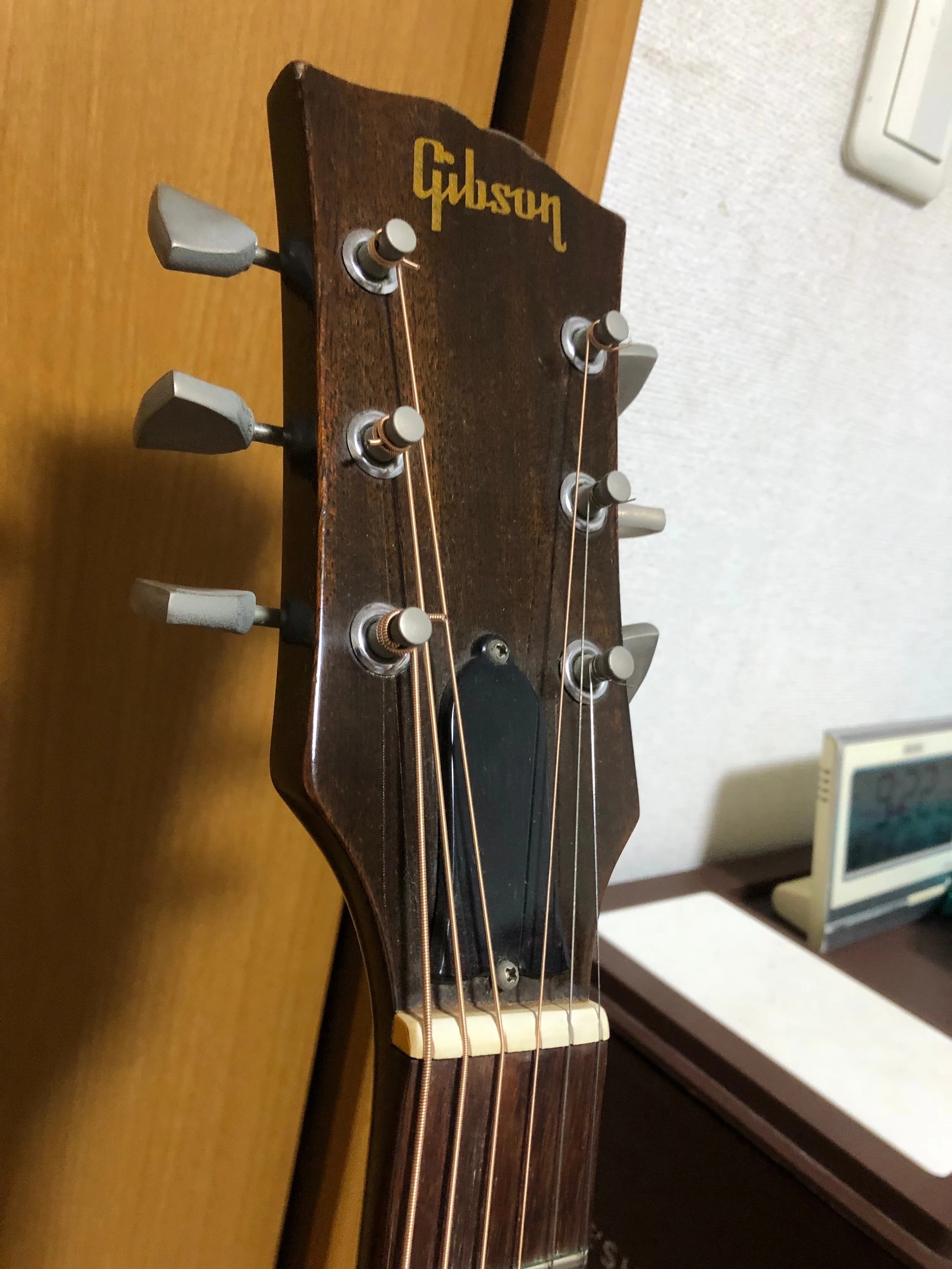 ギターの話 Gibson B-25- Deluxe 1974年製｜（花鳥風月）ikesan