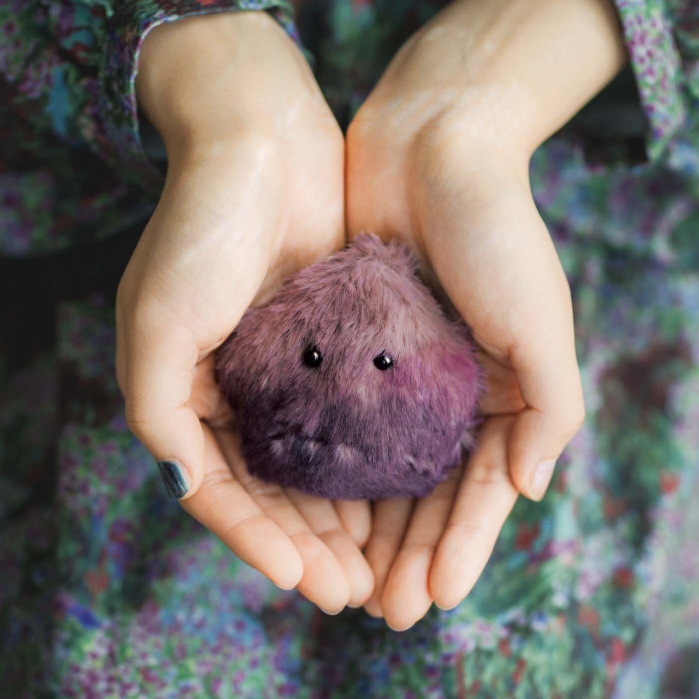 モネ展　「積みわら」額縁付きアートと積みわらちゃんセット 積みわらちゃんとお出かけしよう！モネの連作から生まれた愛しい