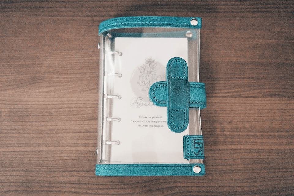 システム手帳沼:LETS STATIONERY GOODSのクリアシステム手帳｜わちゃ