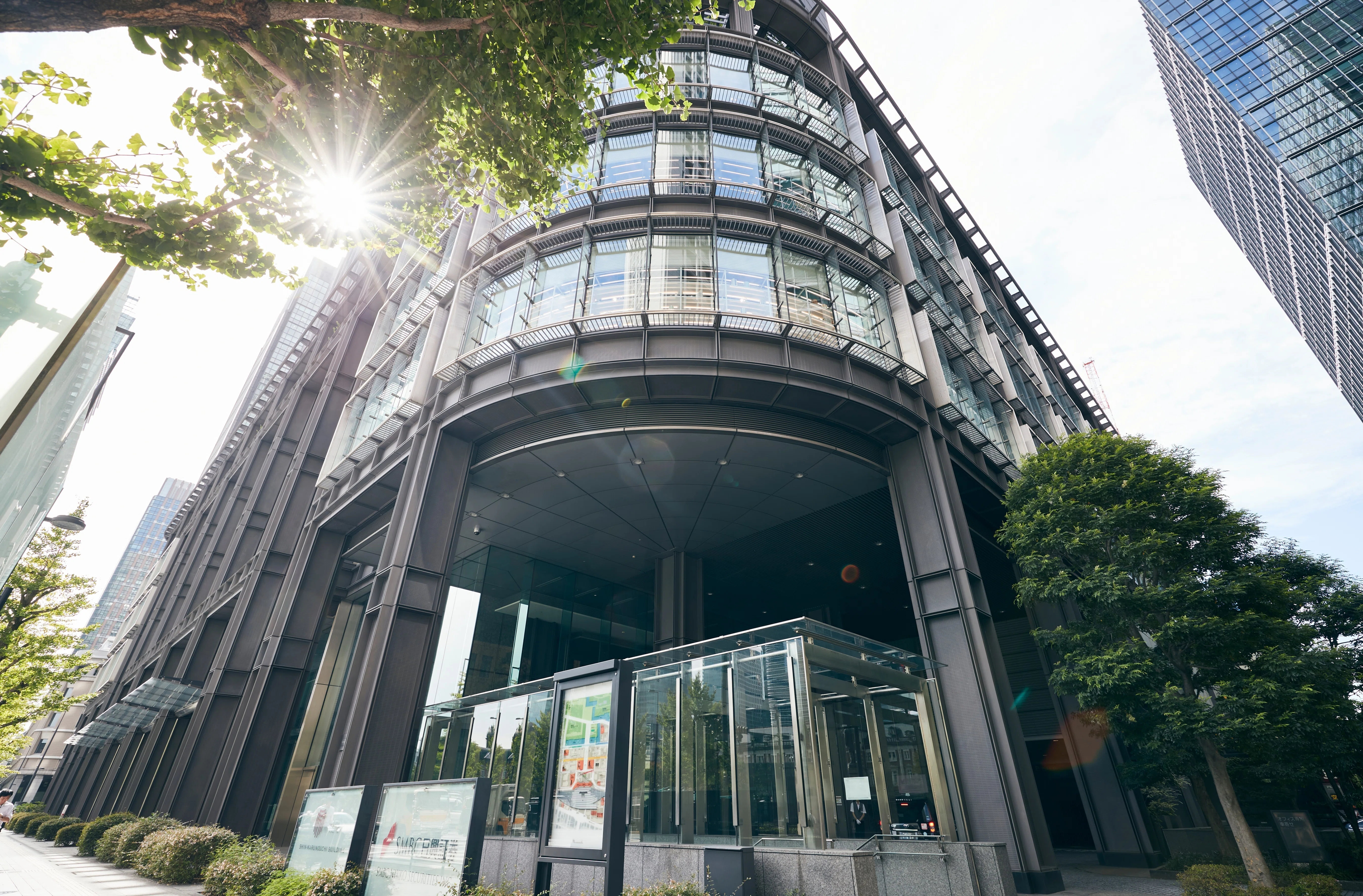 SMBC日興証券のオフィスってどんなところ！？｜SMBC日興証券