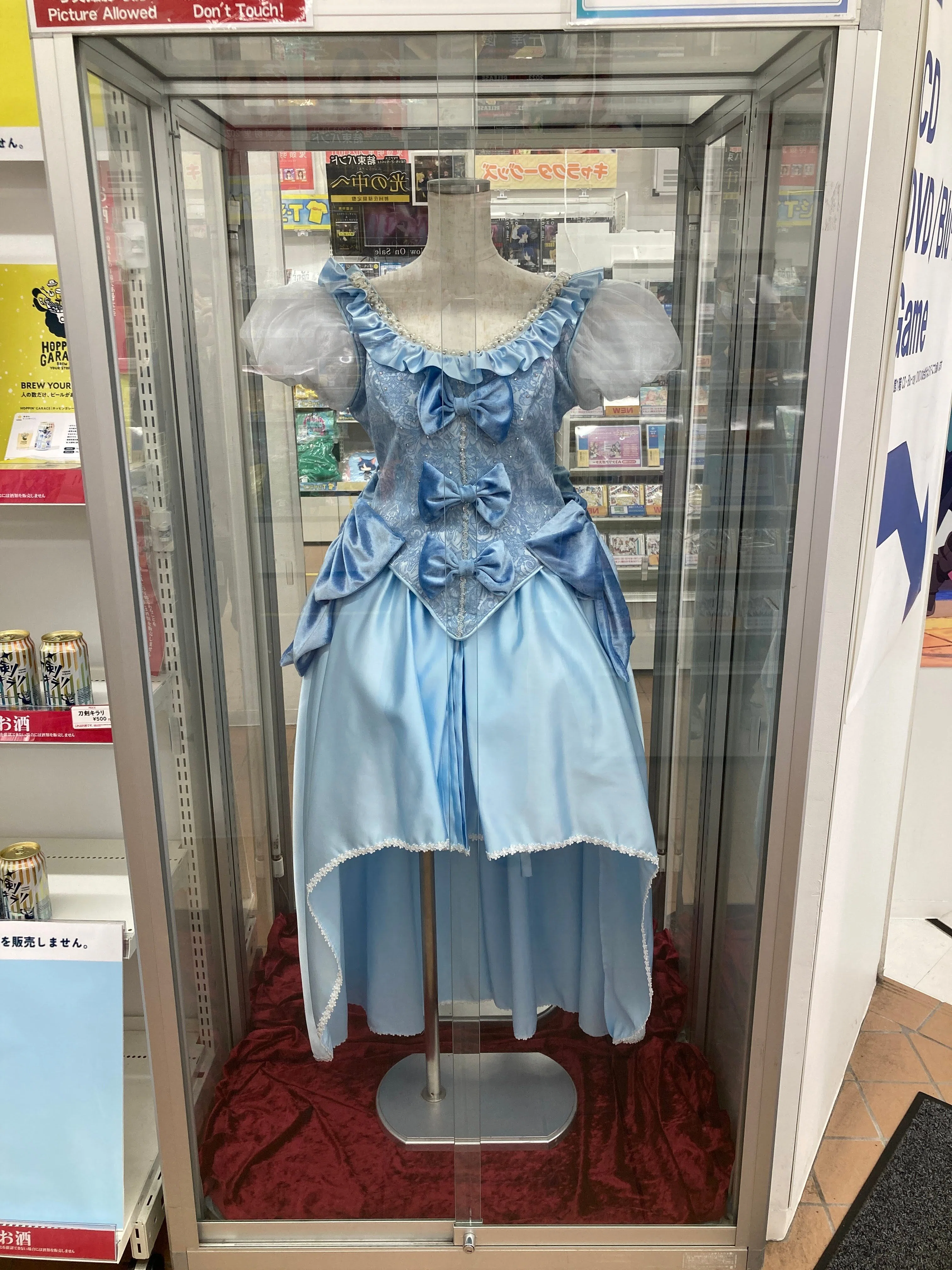 上坂すみれ14thシングル「ハッピーエンドプリンセス」発売記念・衣装