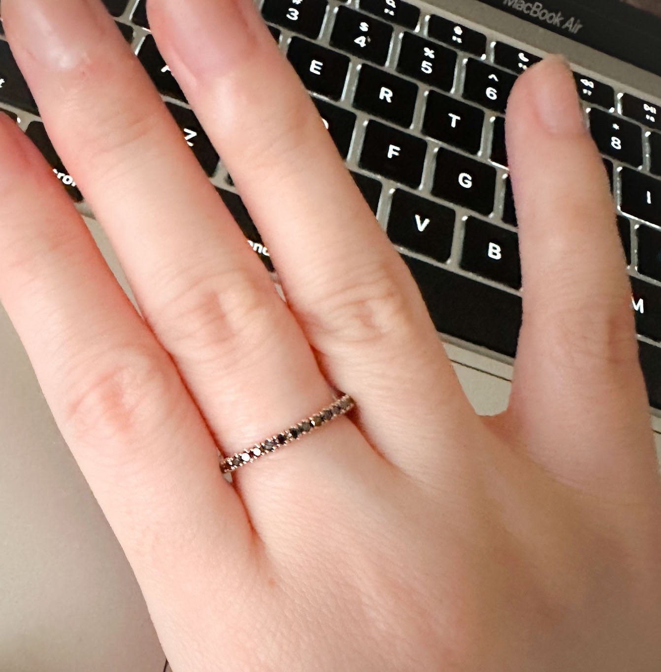 ブラックダイヤのエタニティリングを買った話｜nil