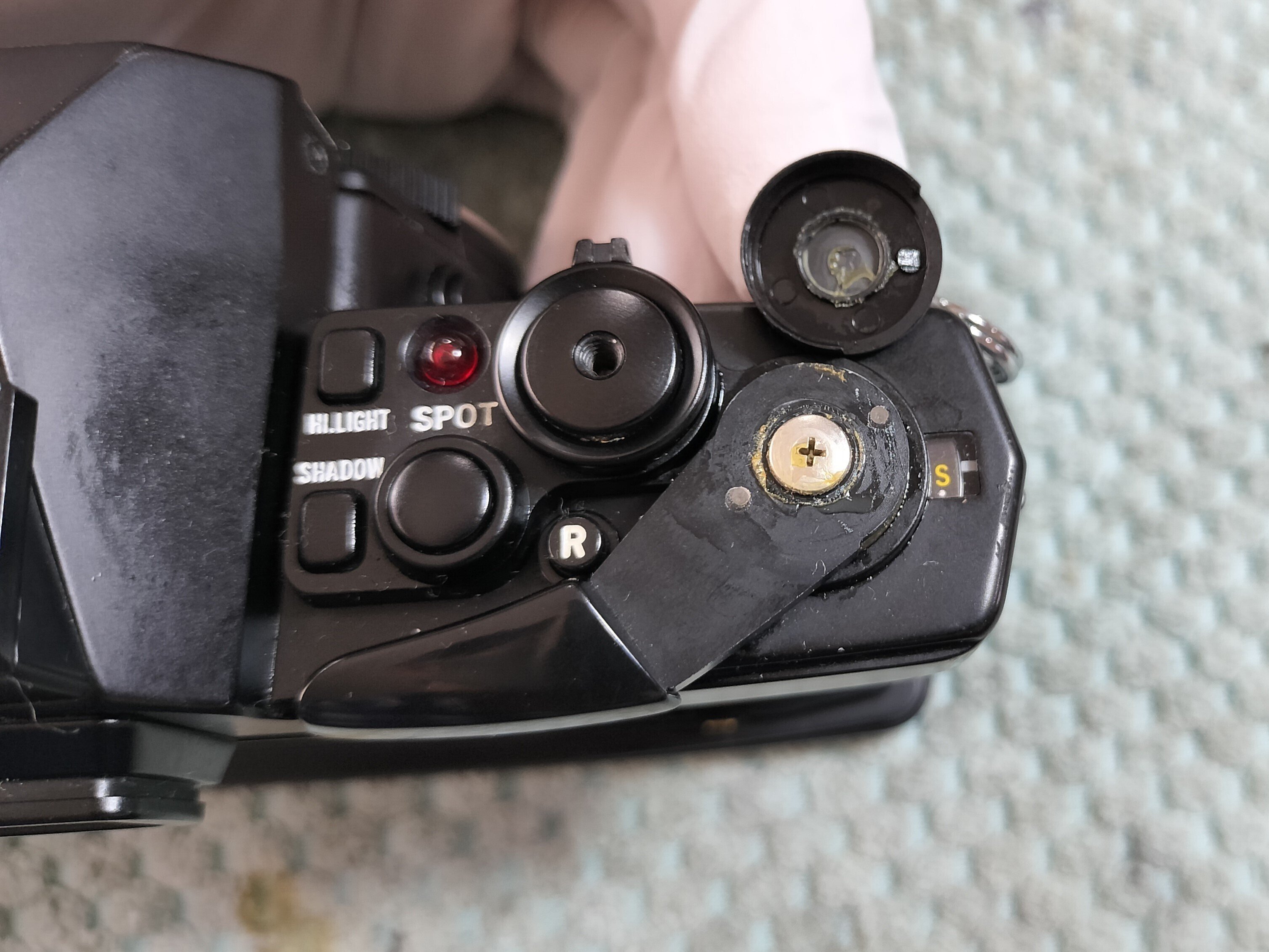 Olympus OM-4, OM-4Tiの分解｜フィルムカメラ修理のアクアカメラ