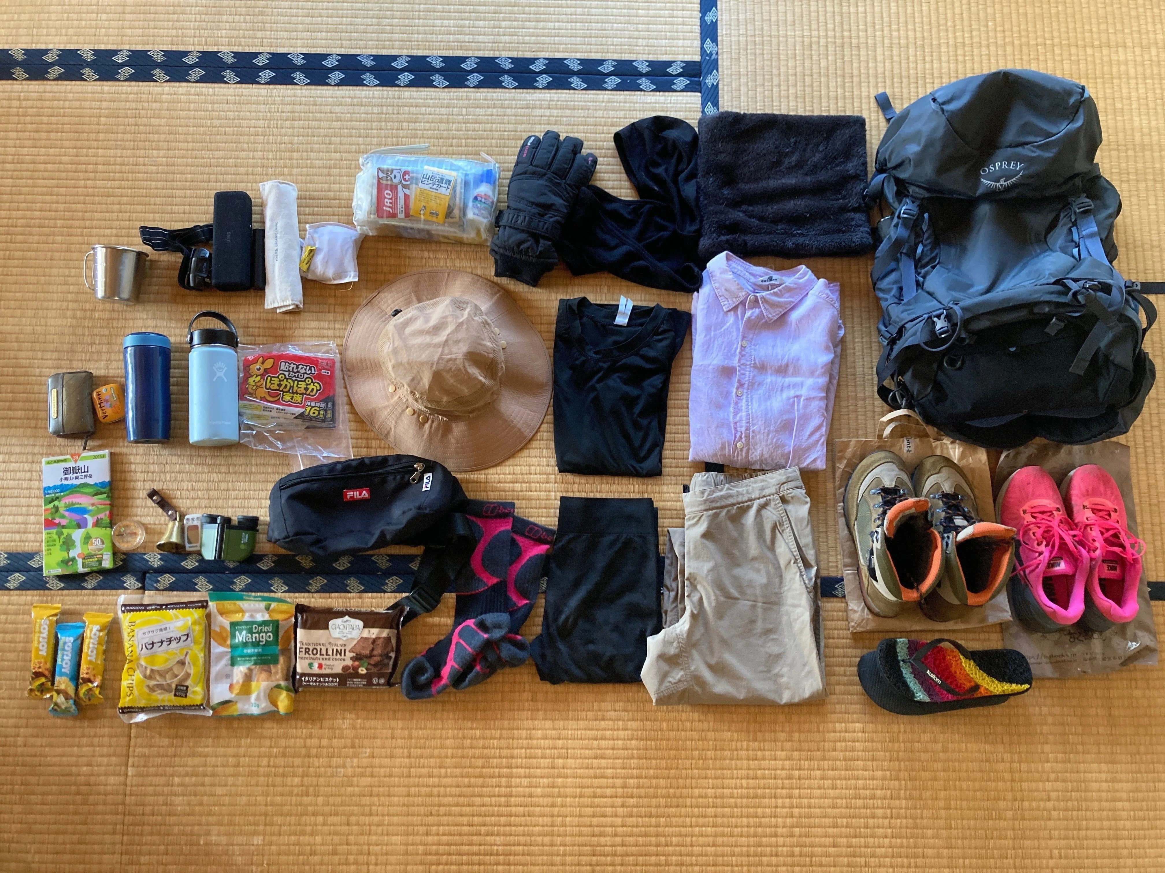 女性である私の日帰り登山の時の持ち物一覧|Iris 女性である私の日帰り登山の時の持ち物一覧|Iris