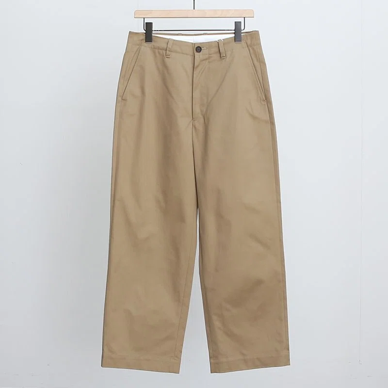 一年履けちゃう万能パンツ【UNIVERSAL PRODUCTS】より定番のNO TUCK