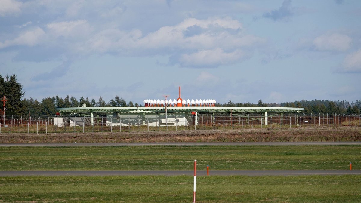 帯広VOR/DME、リニューアル工事中|やぶ悟空