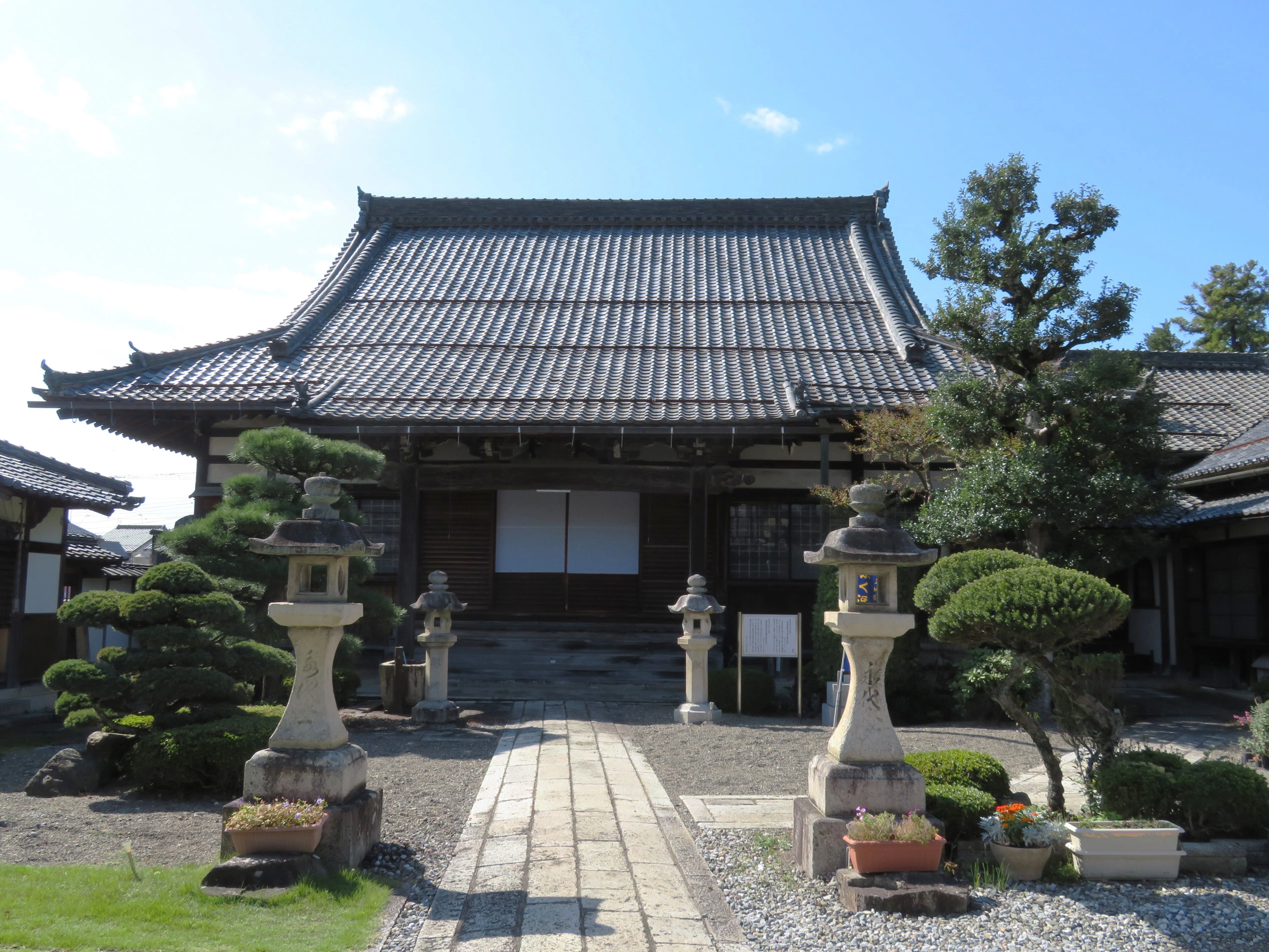 第十三番 圓常寺「快慶仏のお寺」 井伊家ゆかりの寺社巡り ｜さんぽみち