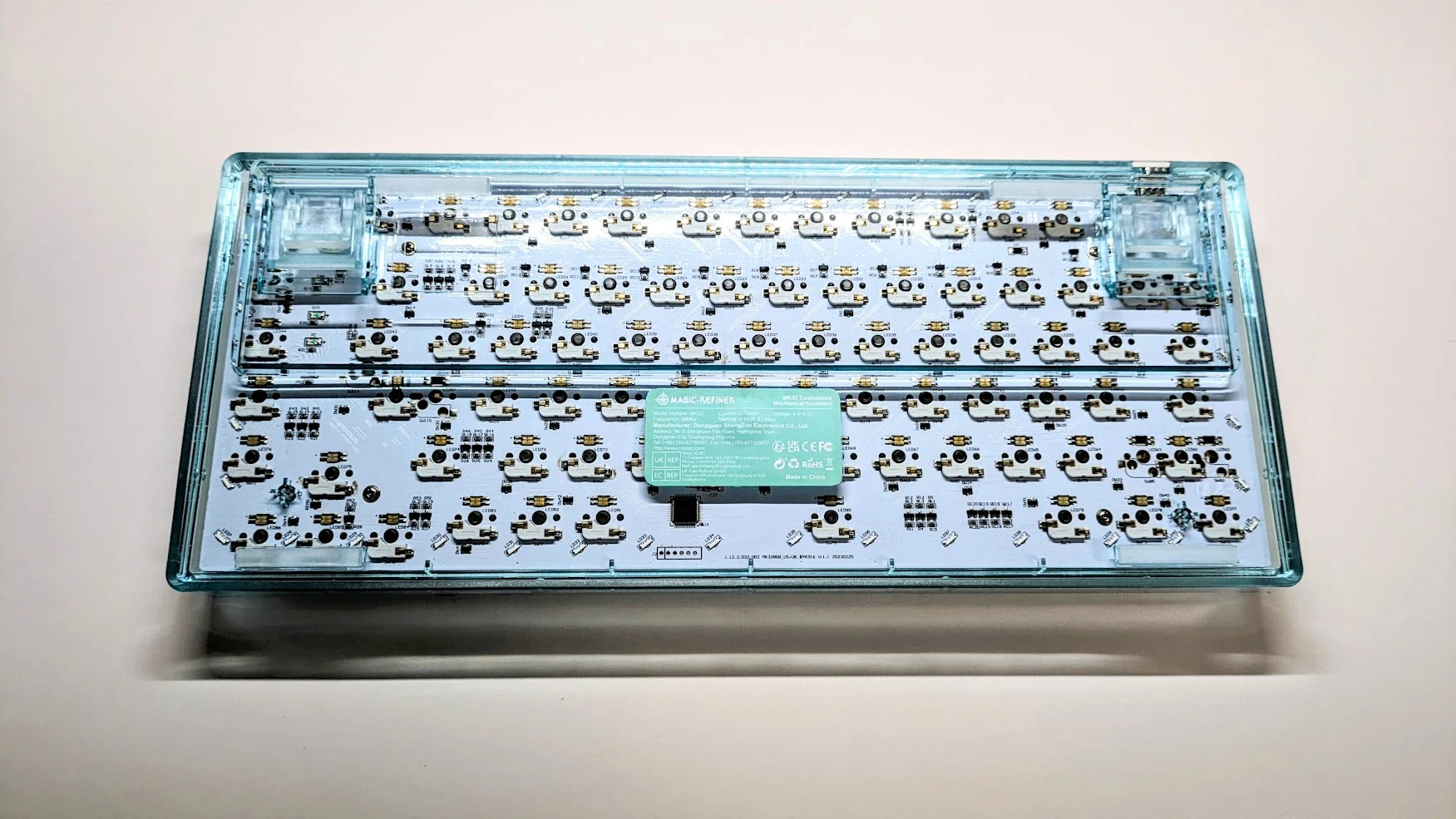 スケスケなメカニカルキーボード｜MAGIC-REFINER MK32｜あらぱぱ