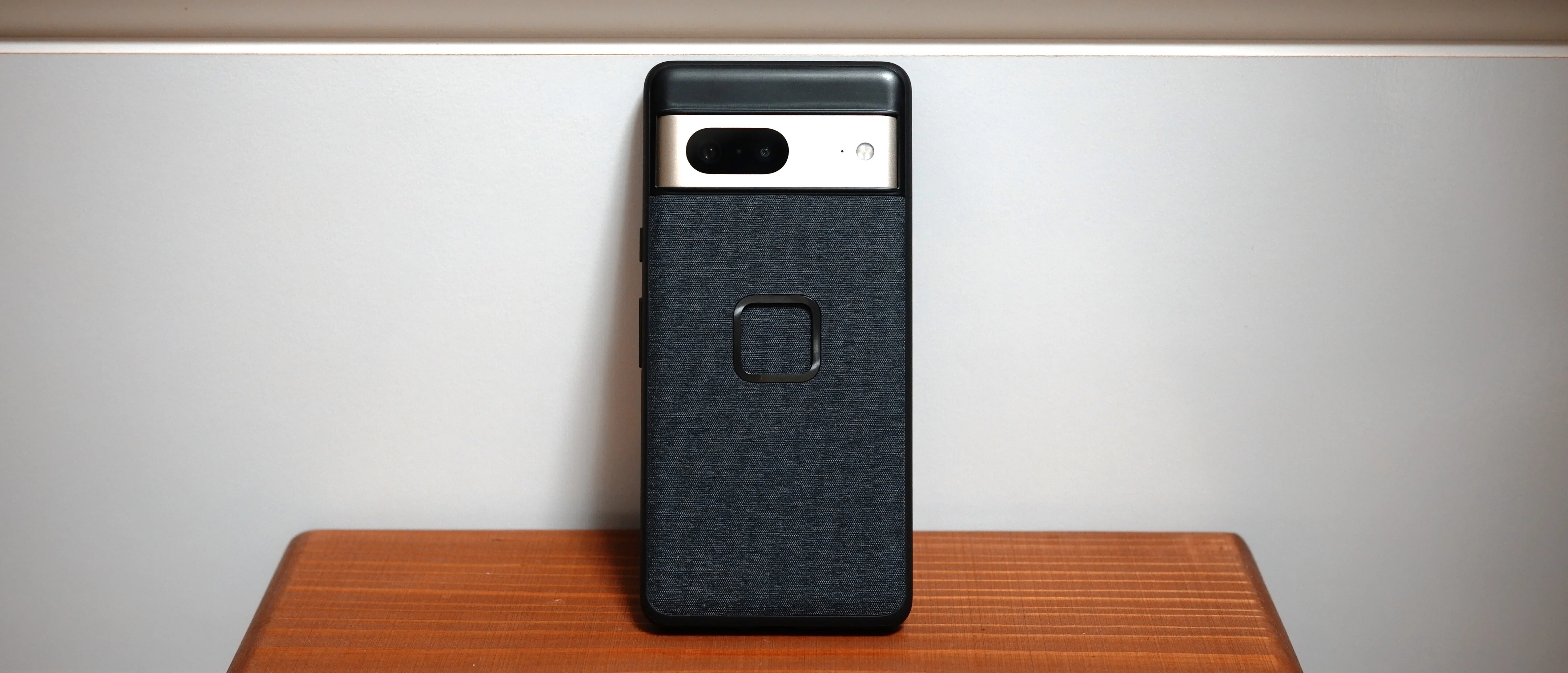 レビュー】最高のスマホケースを求めて Peak Design エブリデイ ケース レビュー】最高のスマホケースを求めて Peak Design エブリデイ ケース
