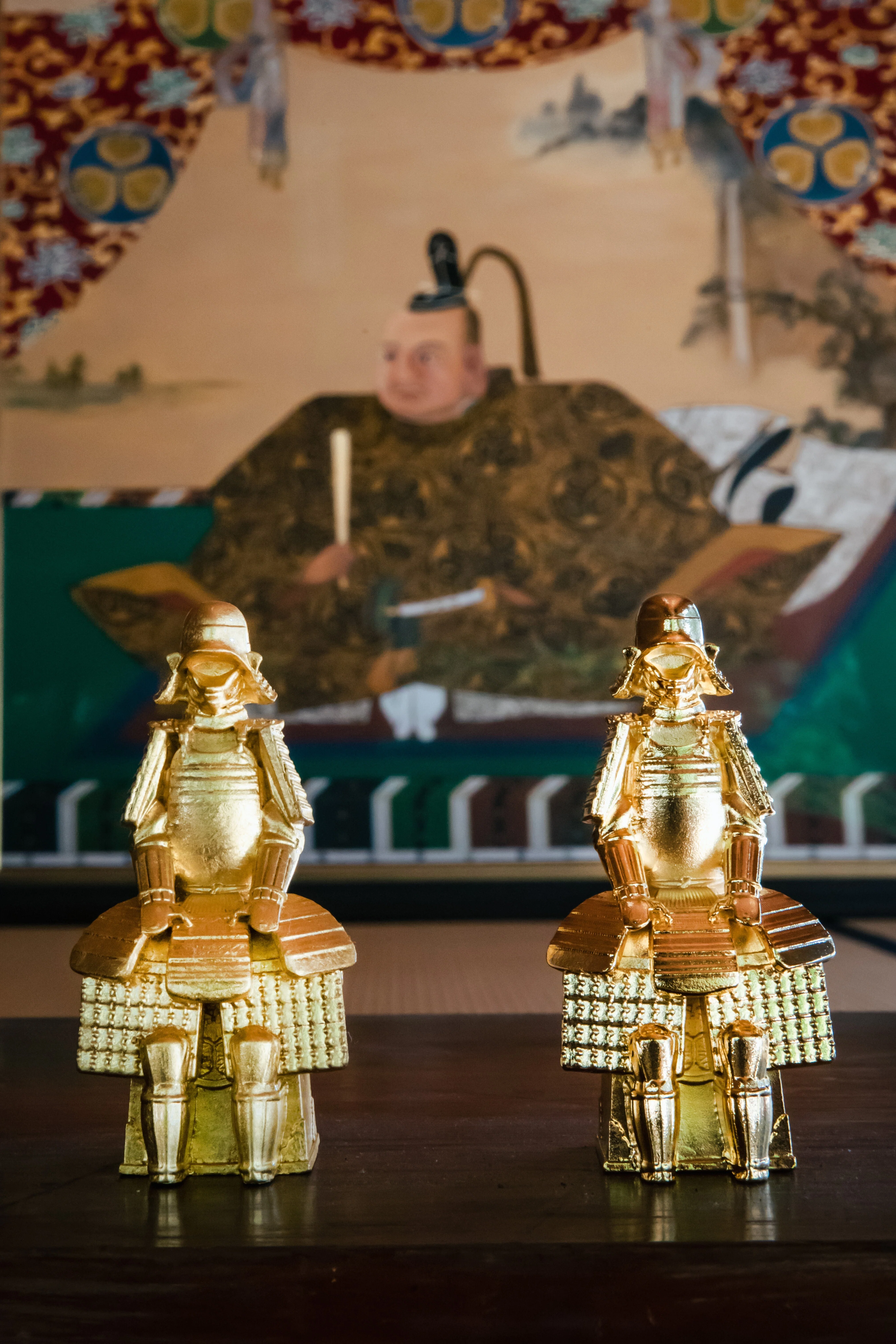 写真でみる徳川家康公「金陀美具足」ペーパウェイト｜栗田産業｜重太郎