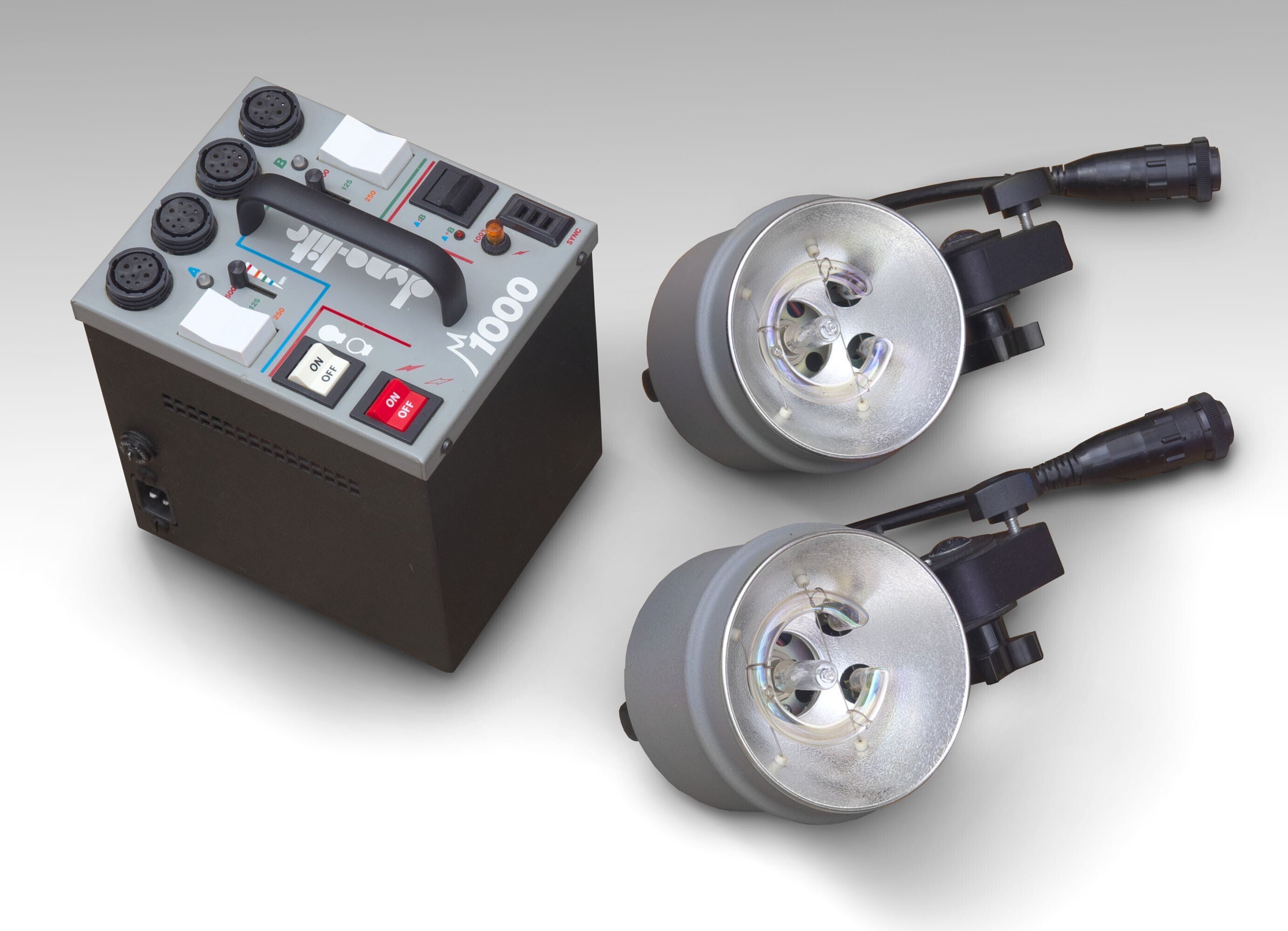 色々な種類のストロボについて解説｜フユキ／西川冬旗