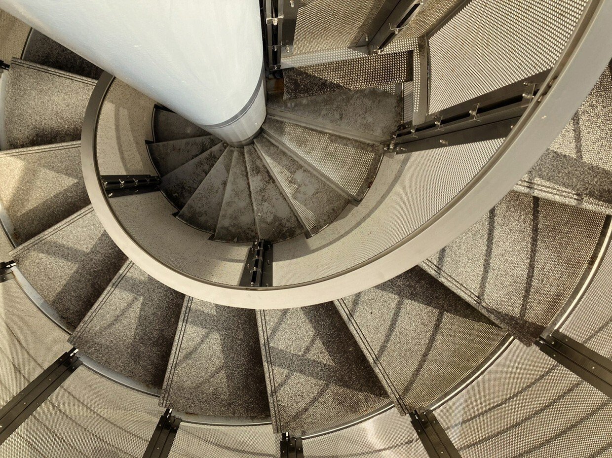 アートフレーム　螺旋階段 東京都現代美術館の螺旋階段（東京都江東区）｜階段が好き