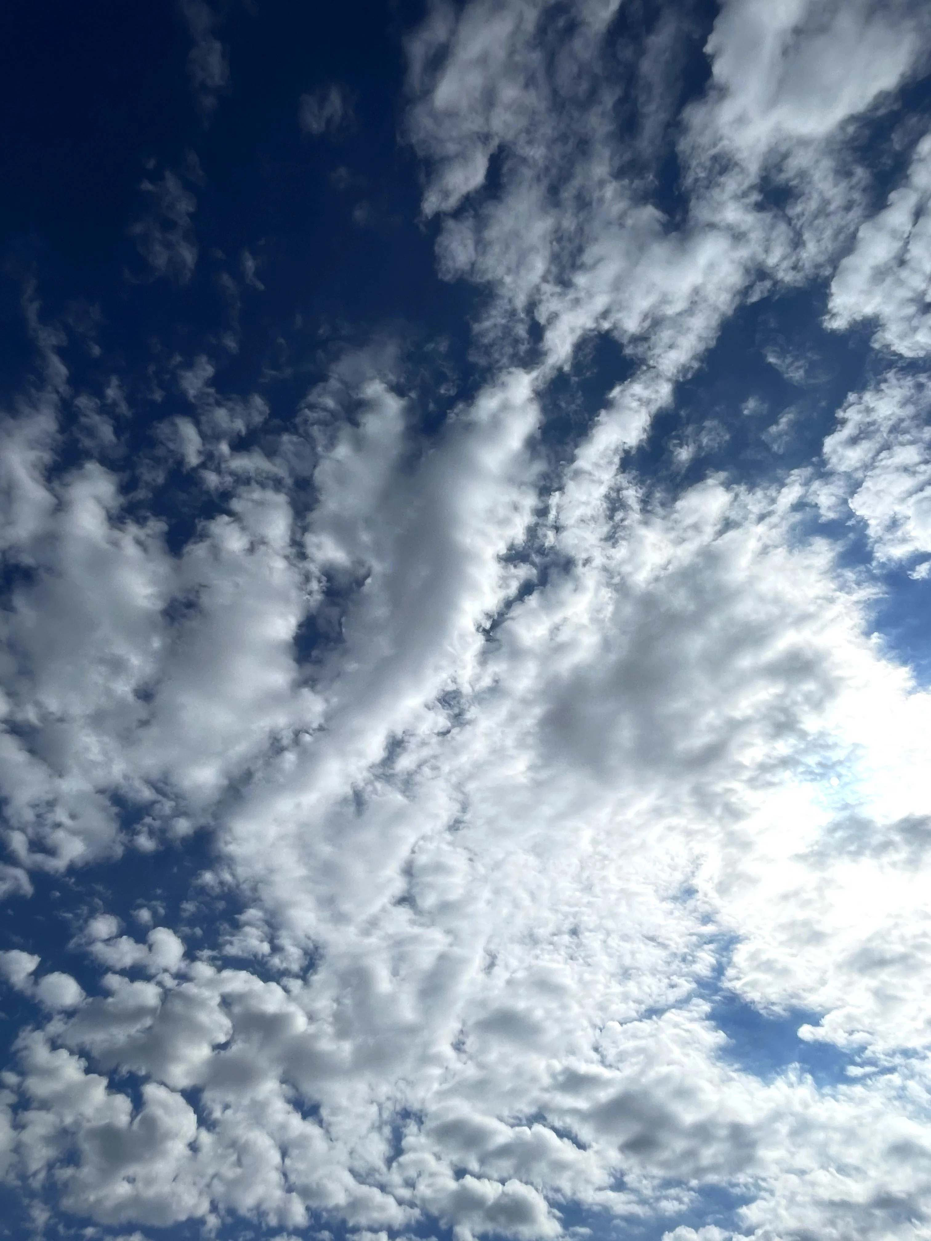 2023年10月の空のまとめ：印象的な旅をした10月の空と雲の思い出です