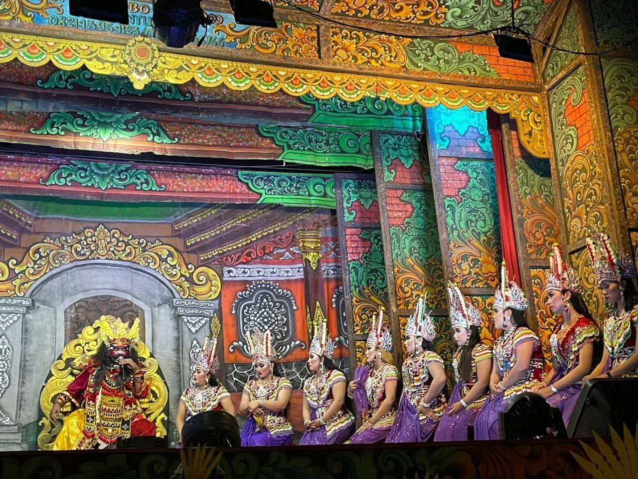 インドネシアのバニュワンギの伝統的な歌舞 「ジャンゲル」｜Nakaiko13