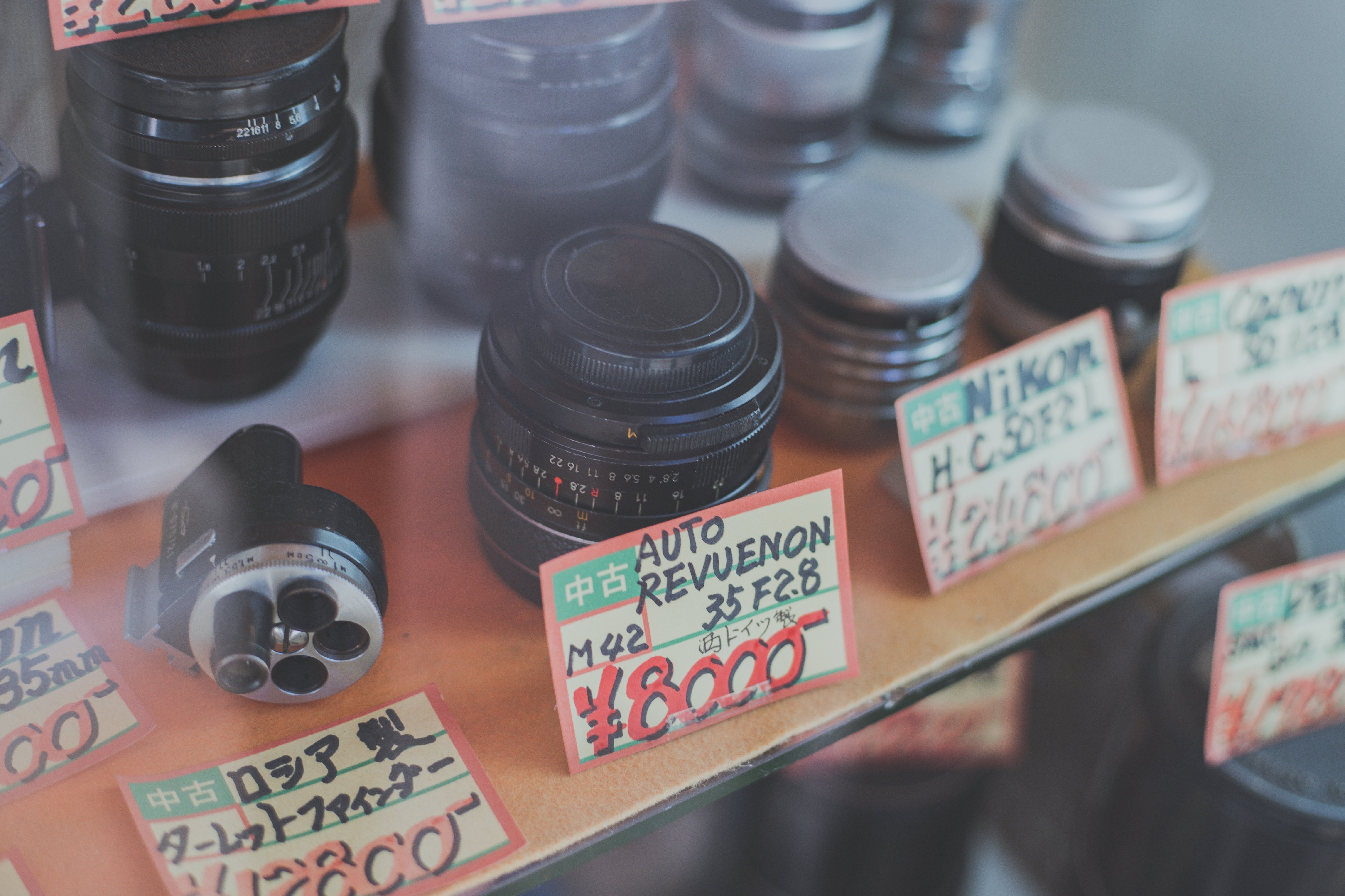 レンズ沼】謎レンズ:AUTO REVUENON 35mm f2.8に遭遇|もんぶらん レンズ沼】謎レンズ:AUTO REVUENON 35mm f2.8に遭遇|もんぶらん
