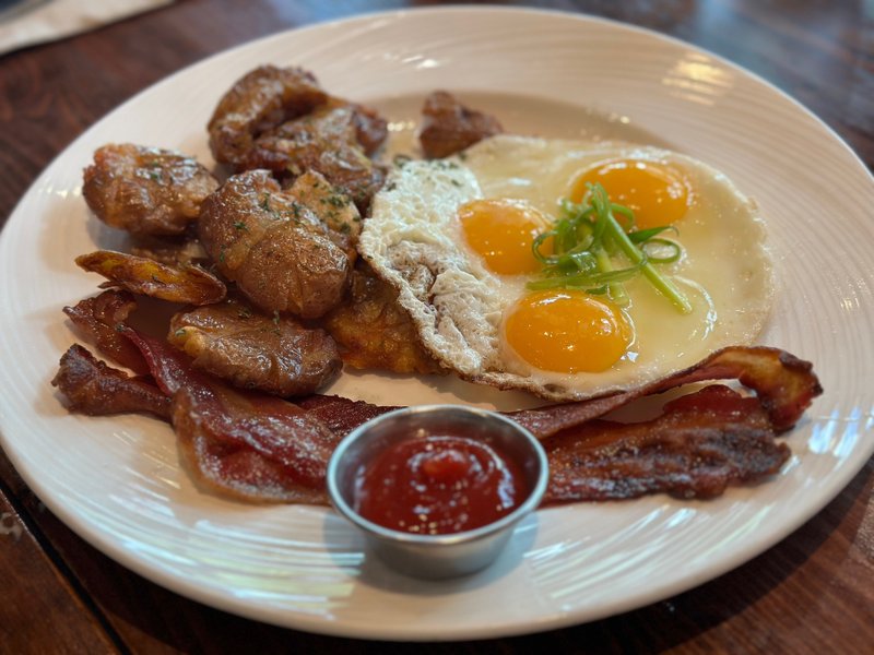 【スクラッチ キッチン Scratch Kitchen】映えるレインボーパンケーキ｜ウニ王子