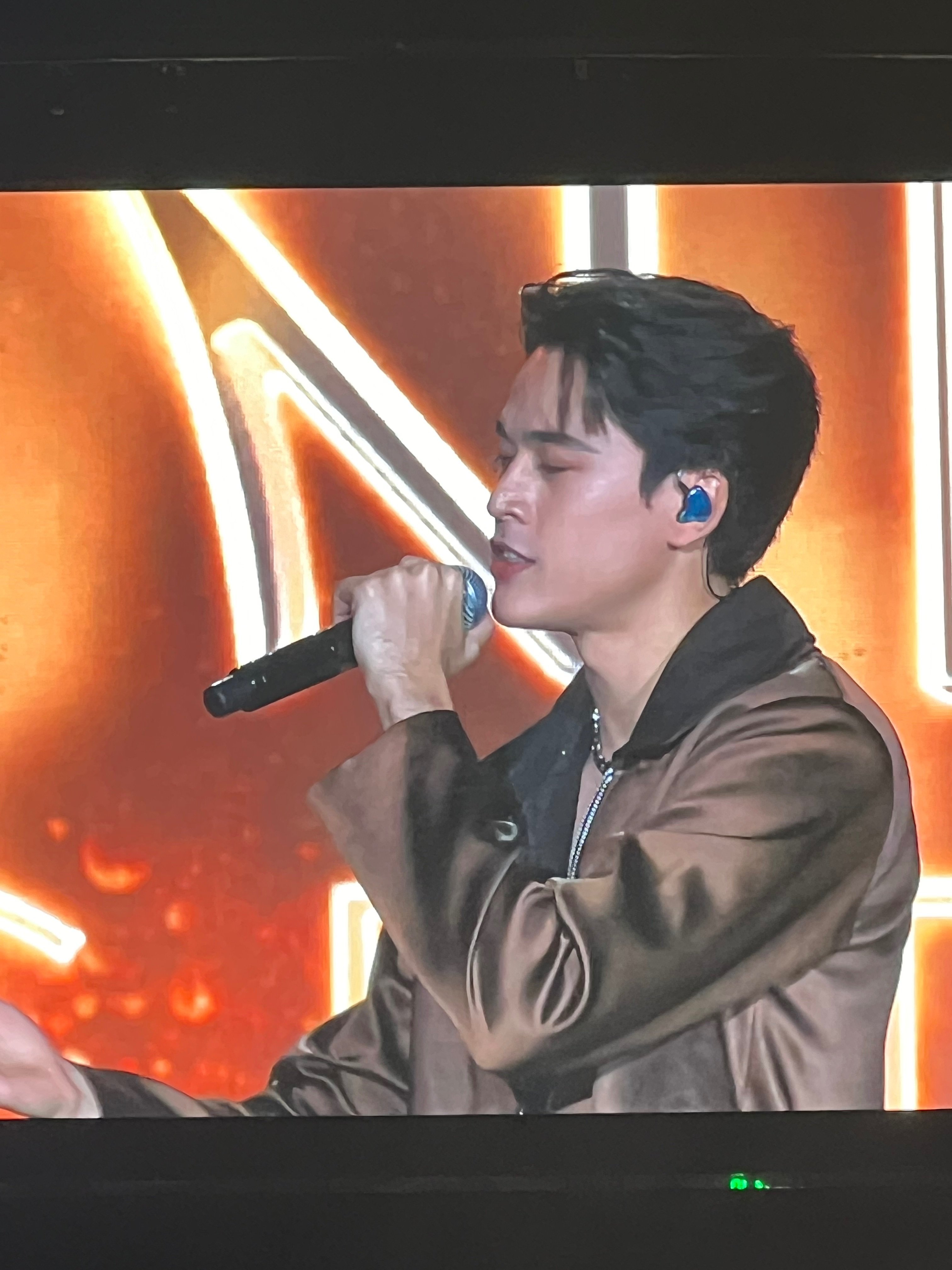 タイ旅🇹🇭5日目② THE KRIST ELEMENTS コンサート＋千星？｜さぁ