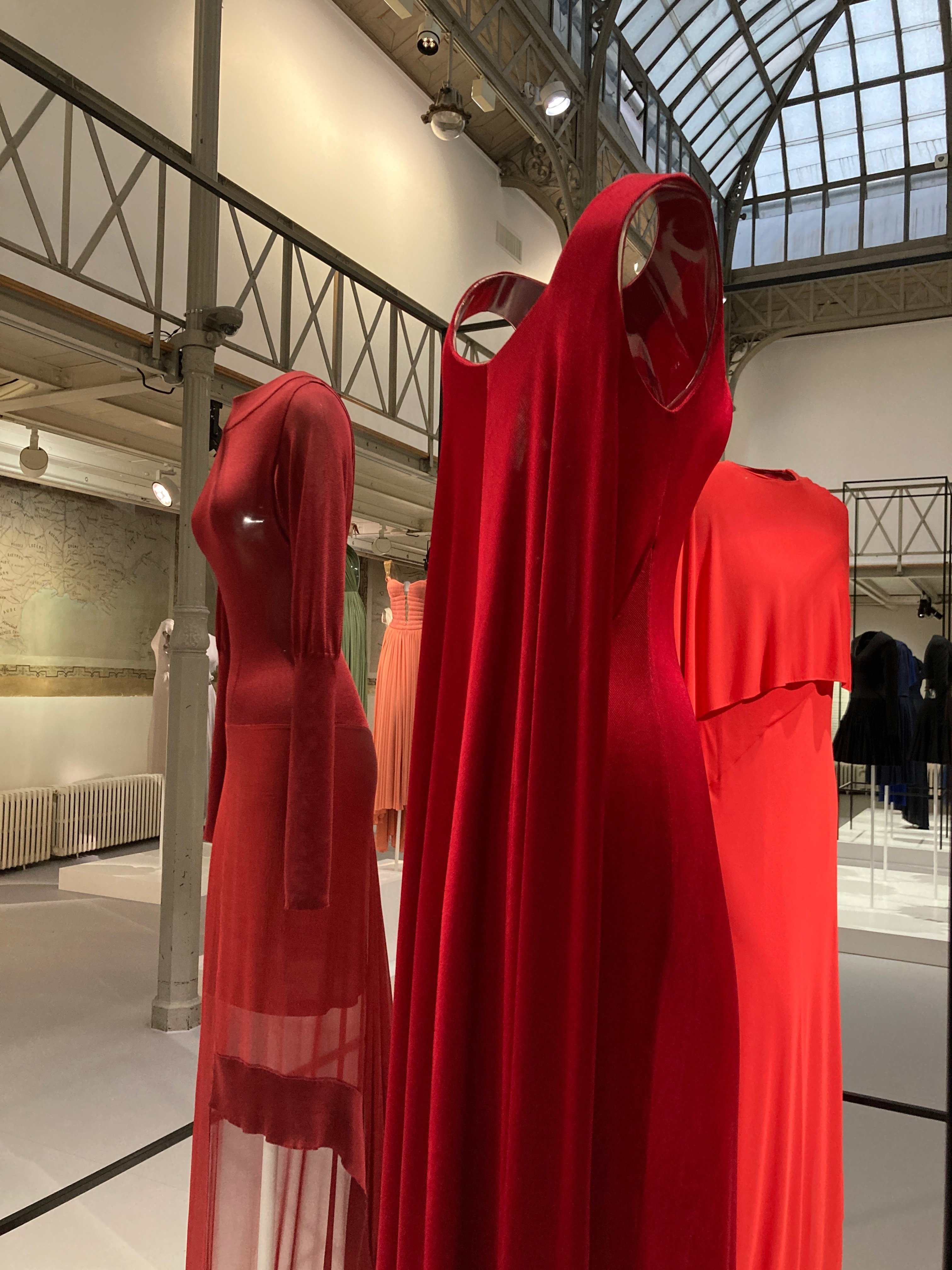パリのアズディン・アライアギャラリーの特別展「ALAÏA / GRÈS. AU