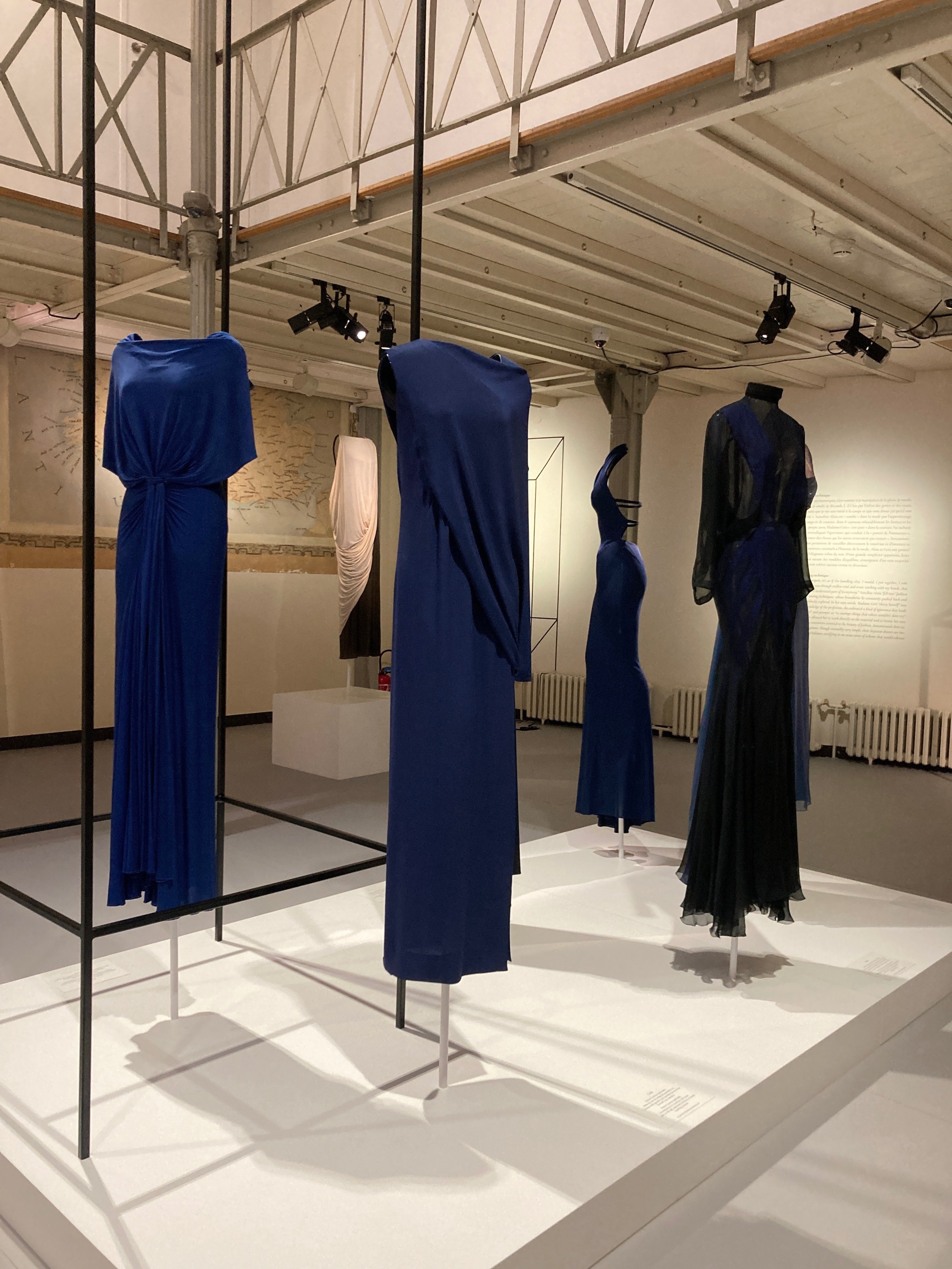 パリのアズディン・アライアギャラリーの特別展「ALAÏA / GRÈS. AU