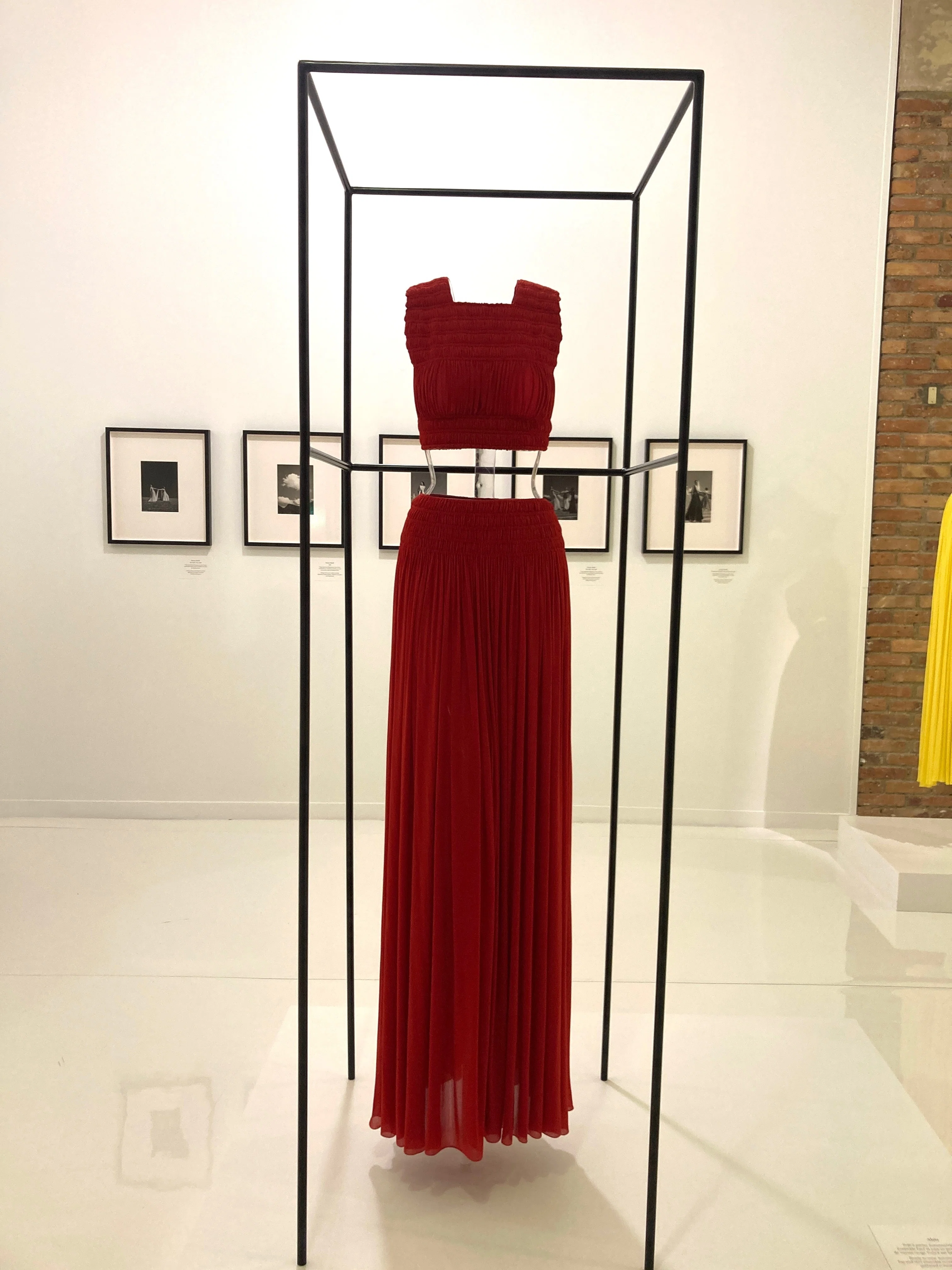 パリのアズディン・アライアギャラリーの特別展「ALAÏA / GRÈS. AU