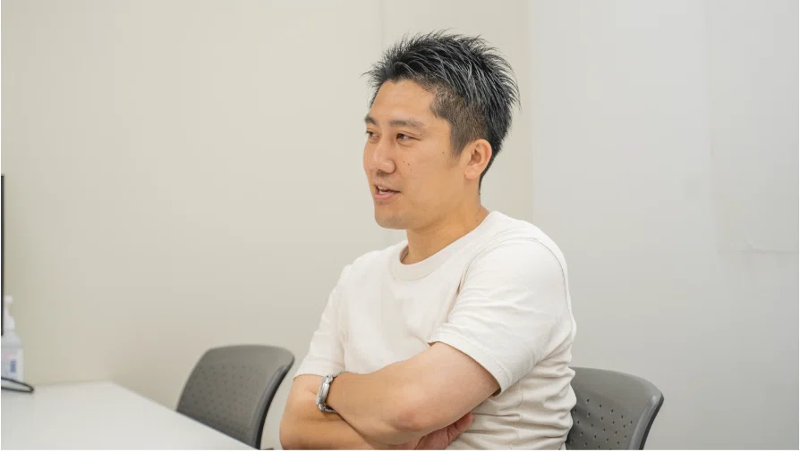 岡本です。 努力の方向性を間違えない」元アスリートからコンサルタントとして参画