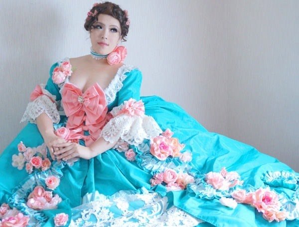 ローブ・ア・ラ・フランセーズまでの道のり｜汐音 凛