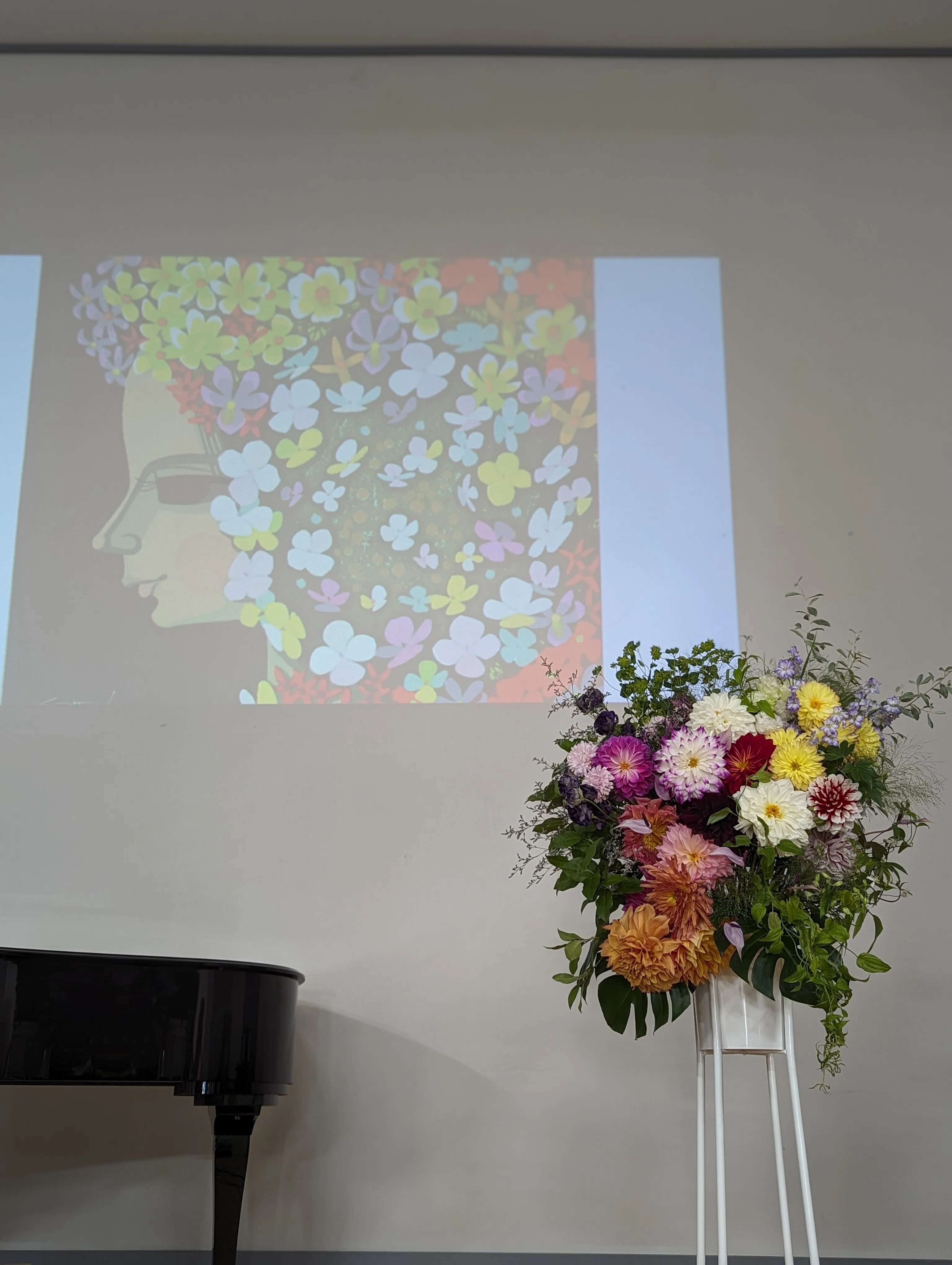 美品 掛け軸 池田翠宝作 月に秋草図 共箱 秋掛け 桔梗 美術年鑑掲載 第9回「秋田のセンチメンタリスト」｜さーたん