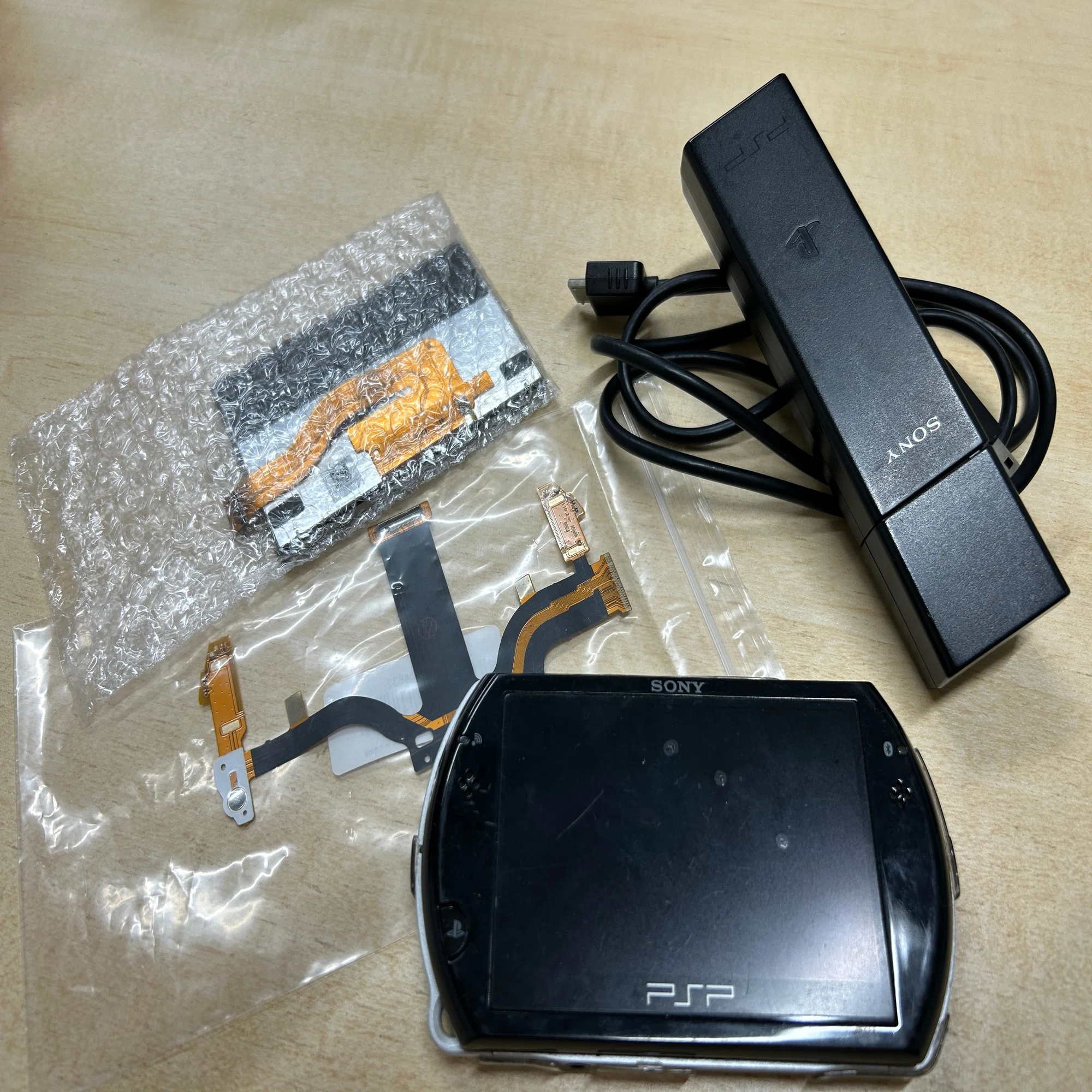 PSP goはまだまだ使える（ディスプレイ交換修理）｜r