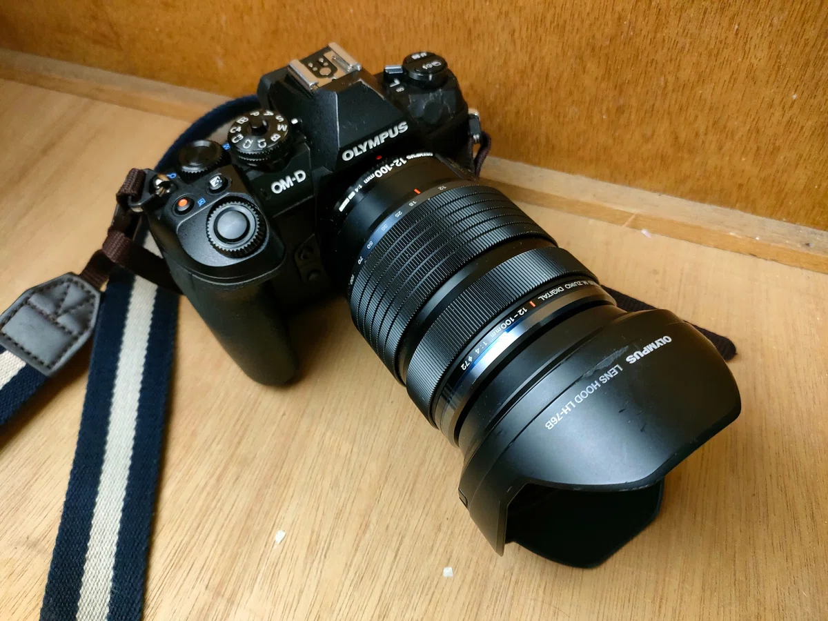 □ほぼ新品□ OLYMPUS M.ZUIKO DIGITAL ED 12-100mm F4.0 IS PRO 