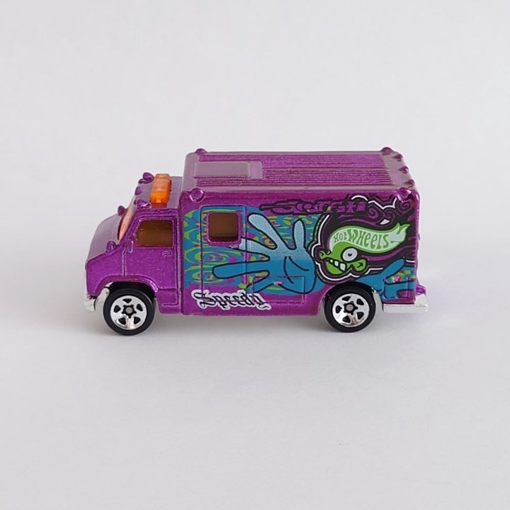 レビュー：ホットウィール アンビュランス(1999年Street Art Series