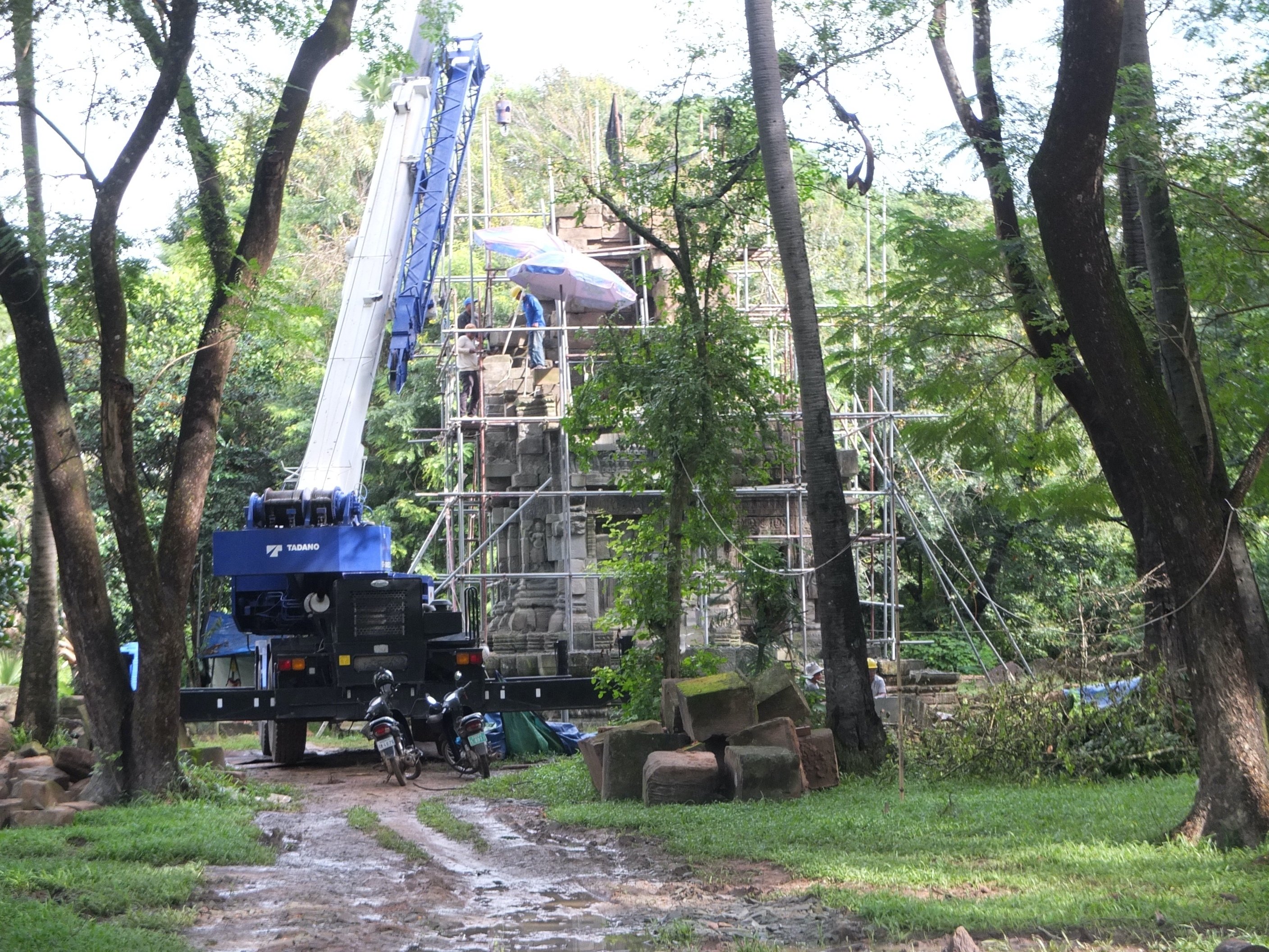 Angkor『Antefix』インドラ 石像 ドヴァーラパーラ世界遺産800年前