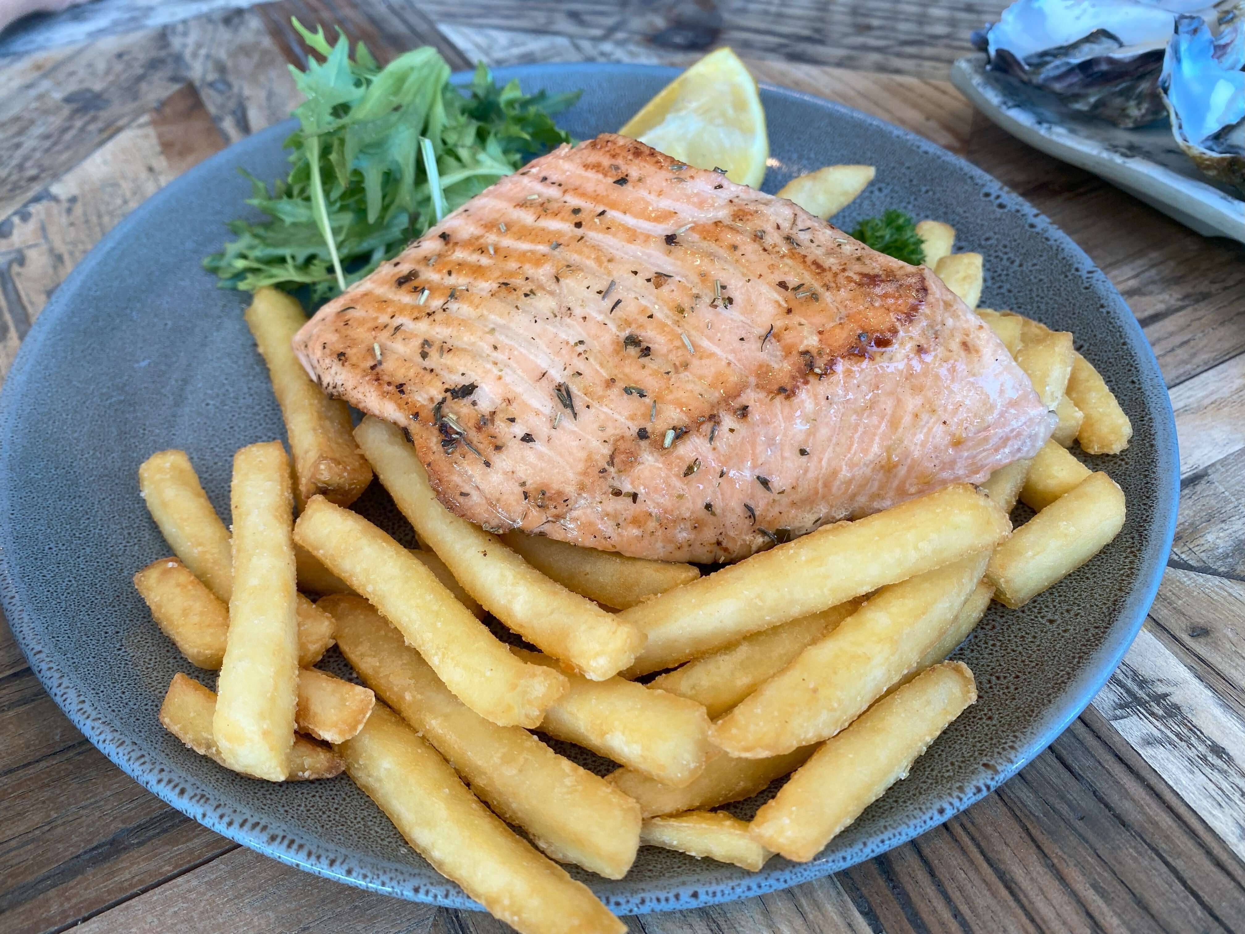 刺身や寿司にこだわらずフィッシュアンドチップスを考えよう｜Kametaro