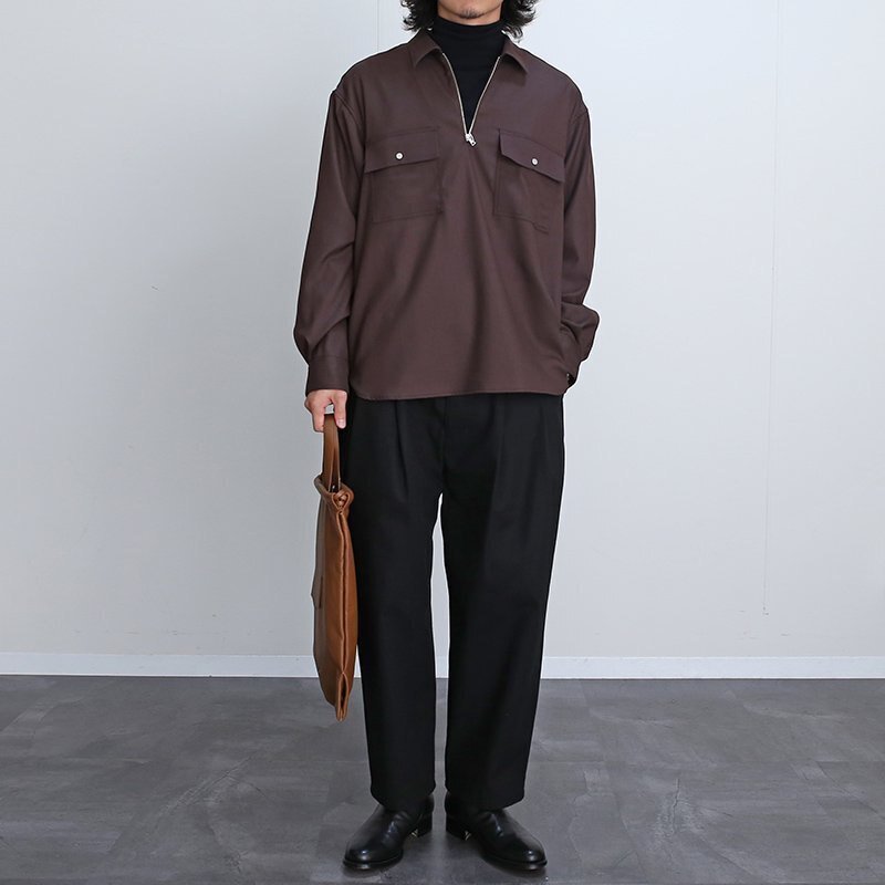 シャツもやっぱりハーフジップが気分です。【UNIVERSAL PRODUCTS