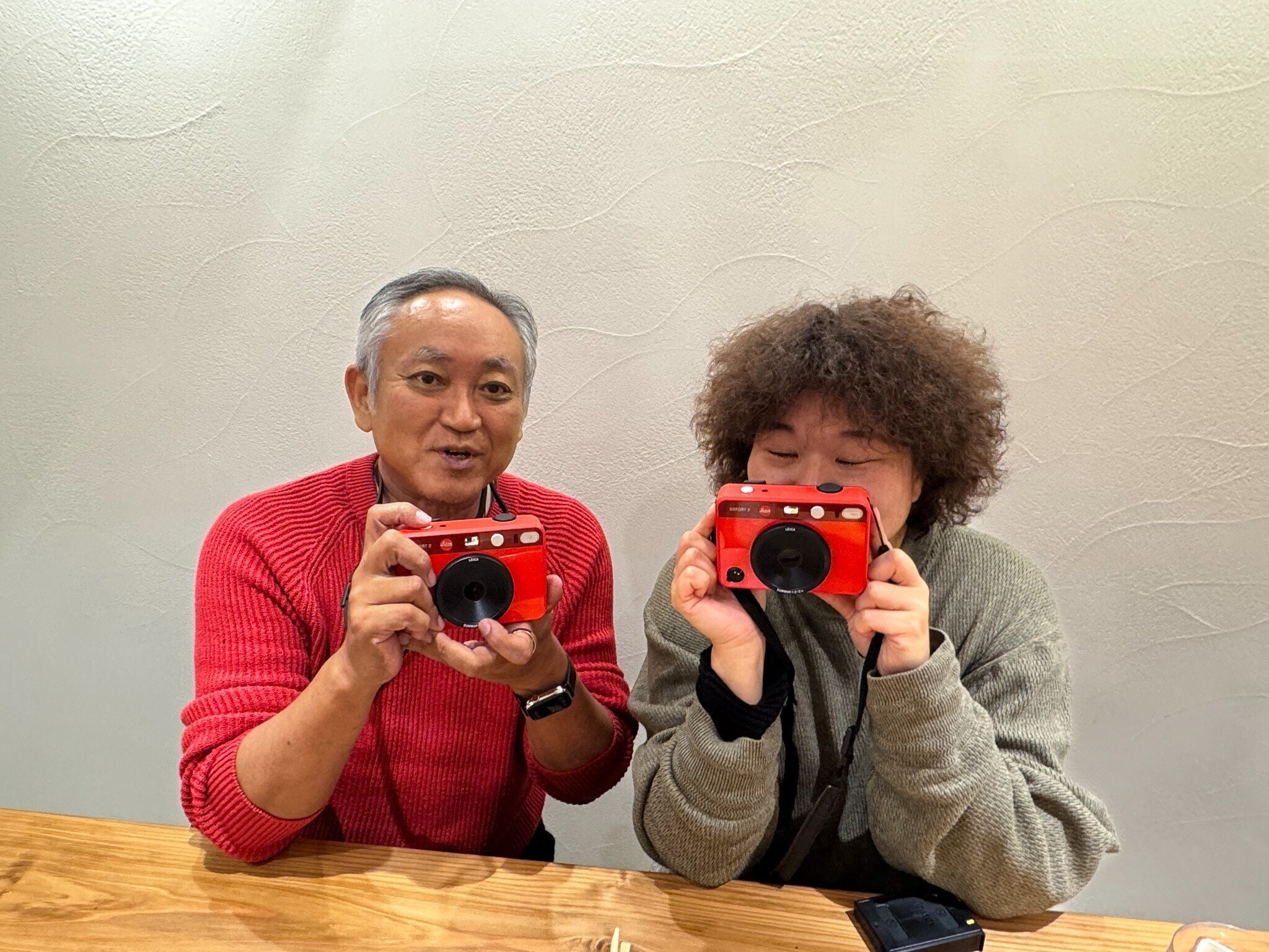 Leica SOFORT レッド【ほぼ新品・初期付属品完備】 Leica SOFORT レッド【ほぼ新品・初期付属品完備】 - メルカリ