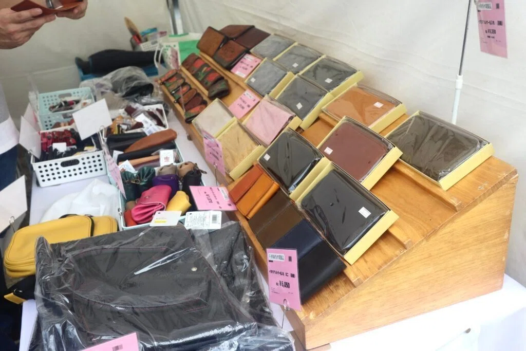 昭島矯正展で販売されている革の刑務所作業製品