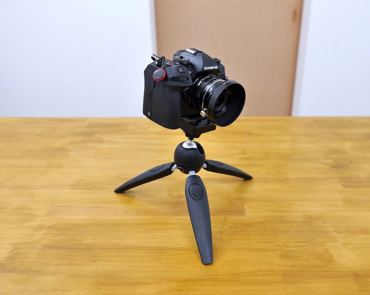正規版OLYMPUS カメラ　三脚おまけつき デジタルカメラ