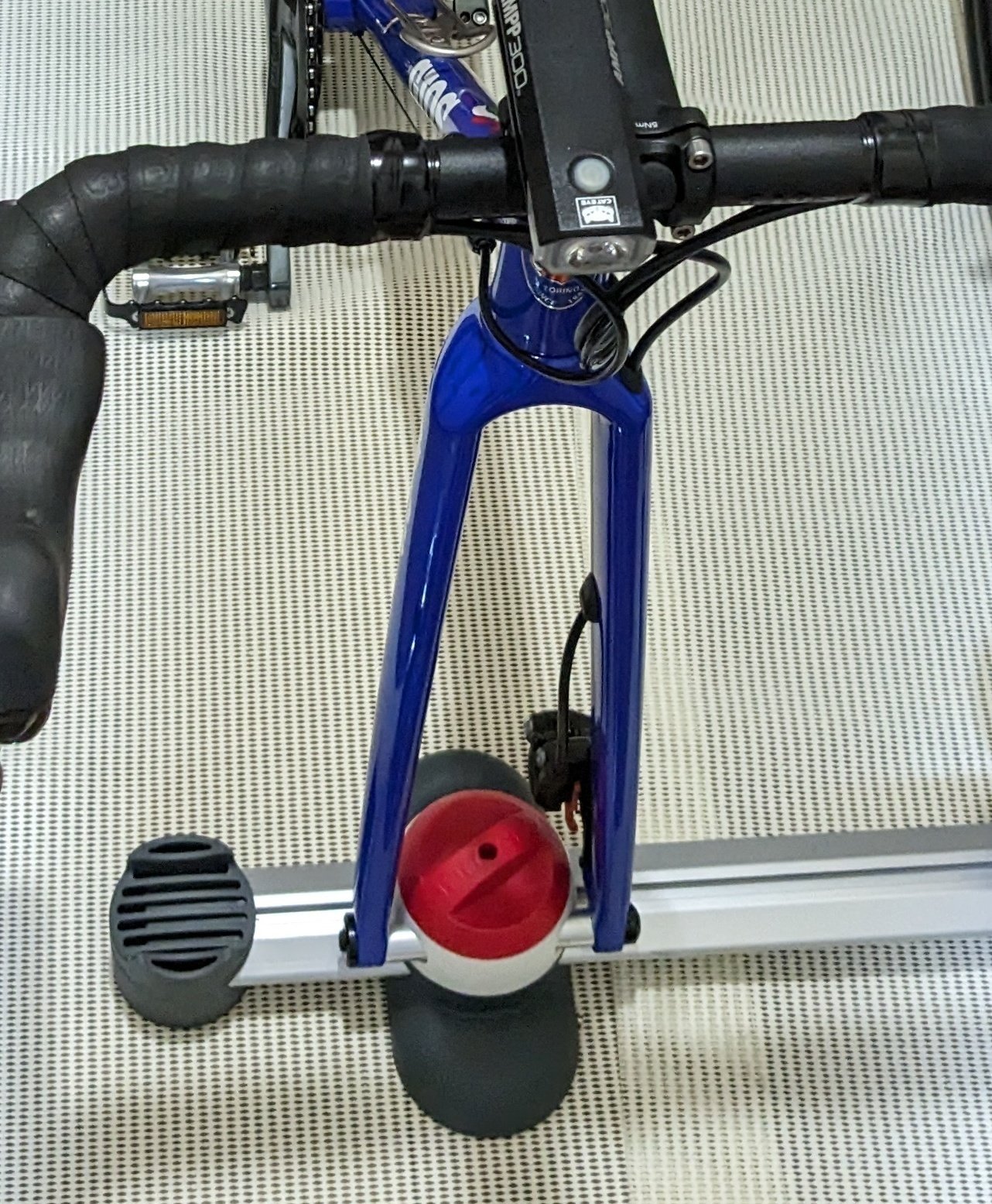 ミノウラ自転車車載ベース＆ホイール・リアエンドサポート【新品】