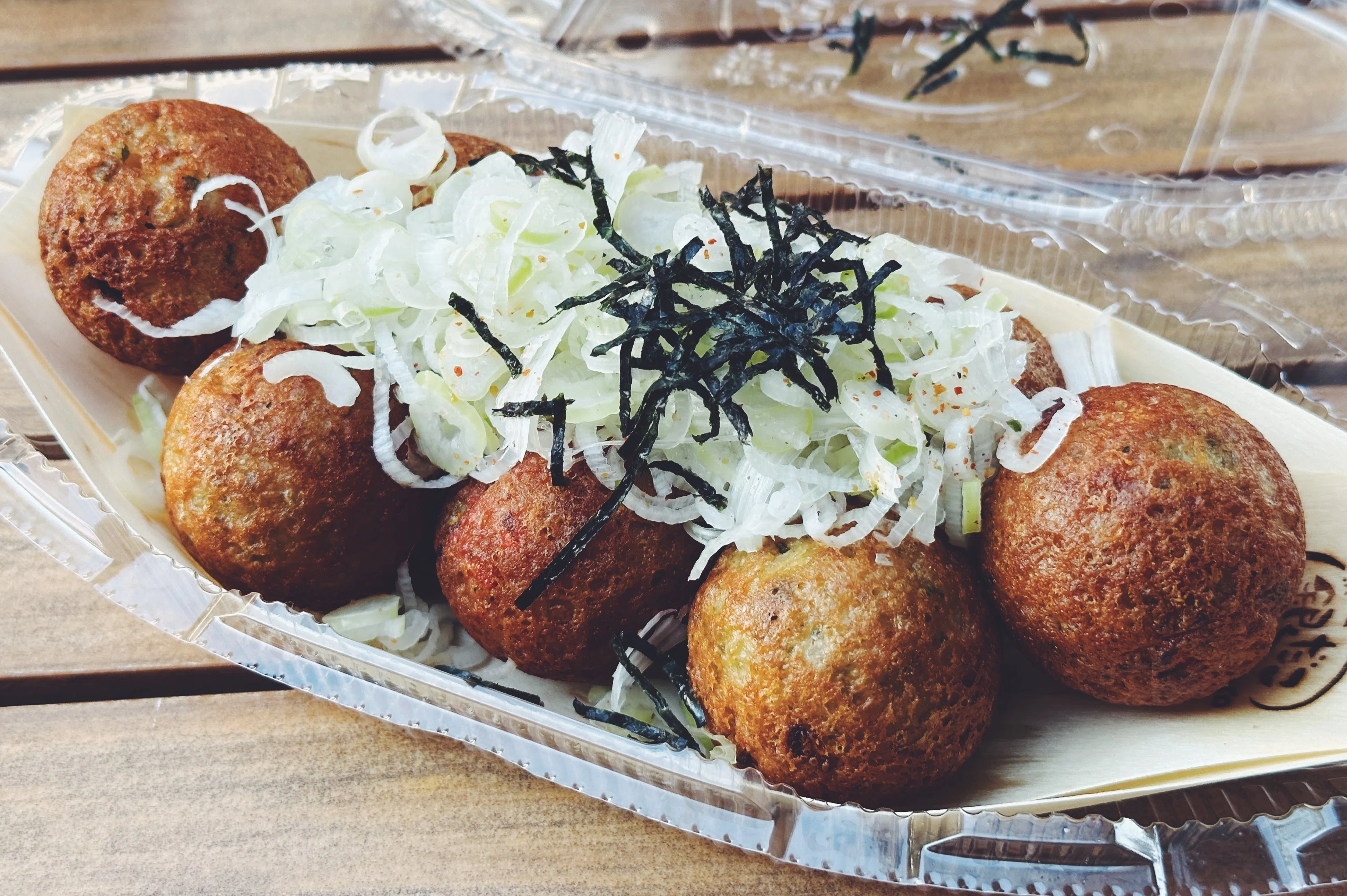 たこ焼きの舟皿が持つ伝統と最先端!美味さの秘密と環境配慮素材