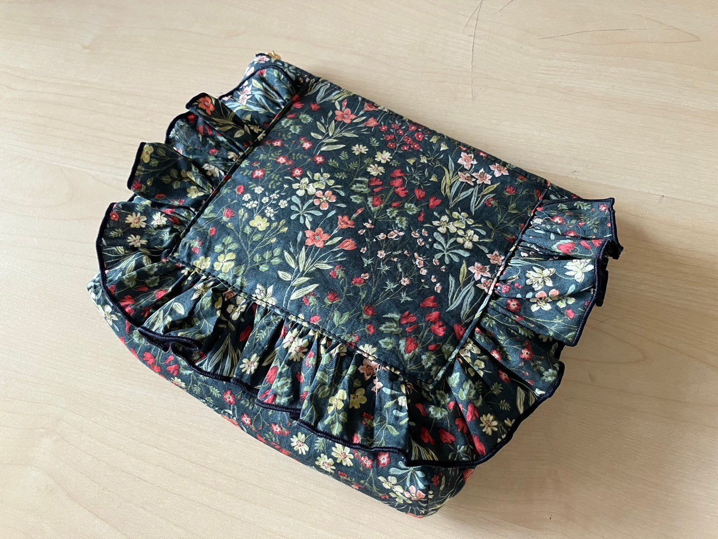 ハンドメイド作品紹介】スクエアフリルポーチ♡｜ソーイングスクエア