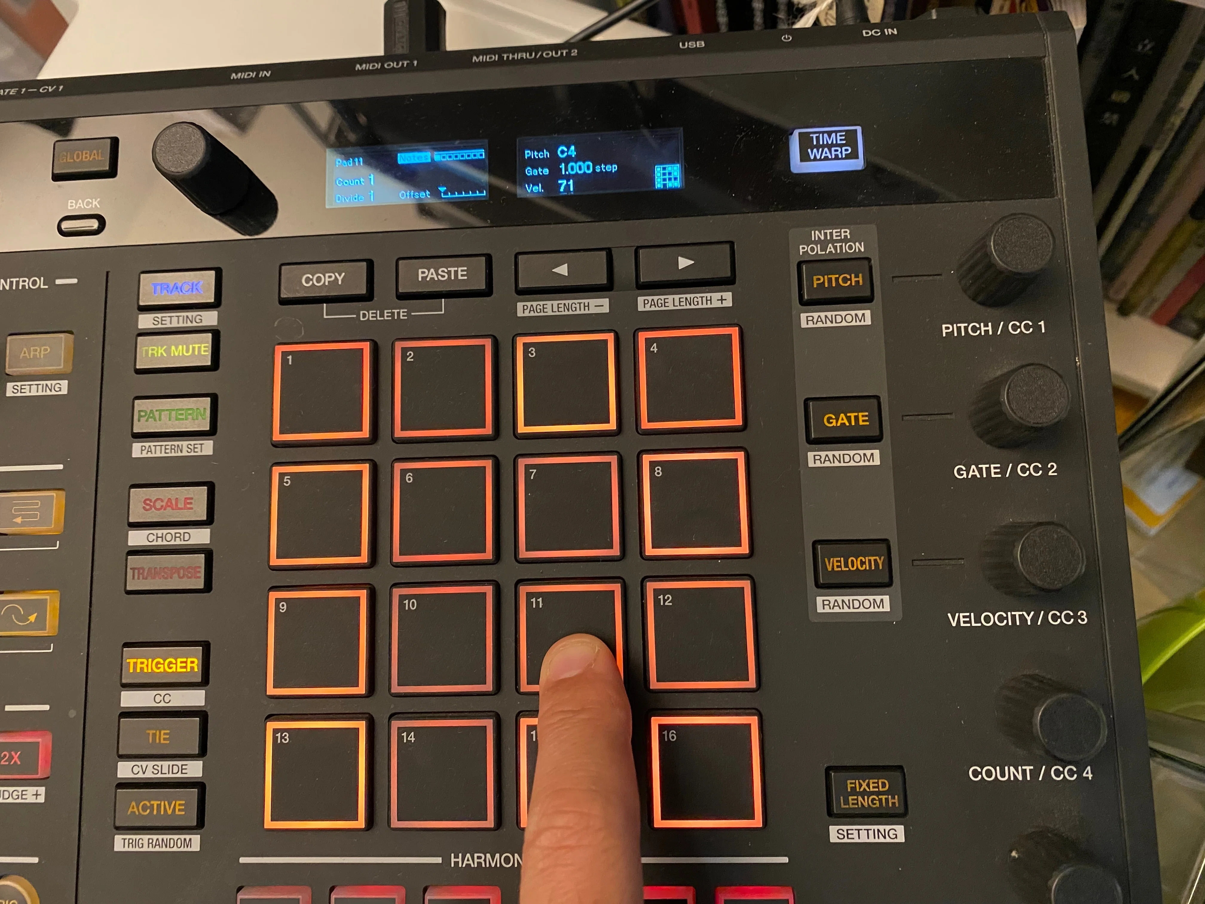 楽器としてのパターンシーケンサー pioneerdj TORAIZ SQUID レビュー