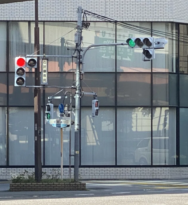 専用」信号機とは？｜道路標識マニア
