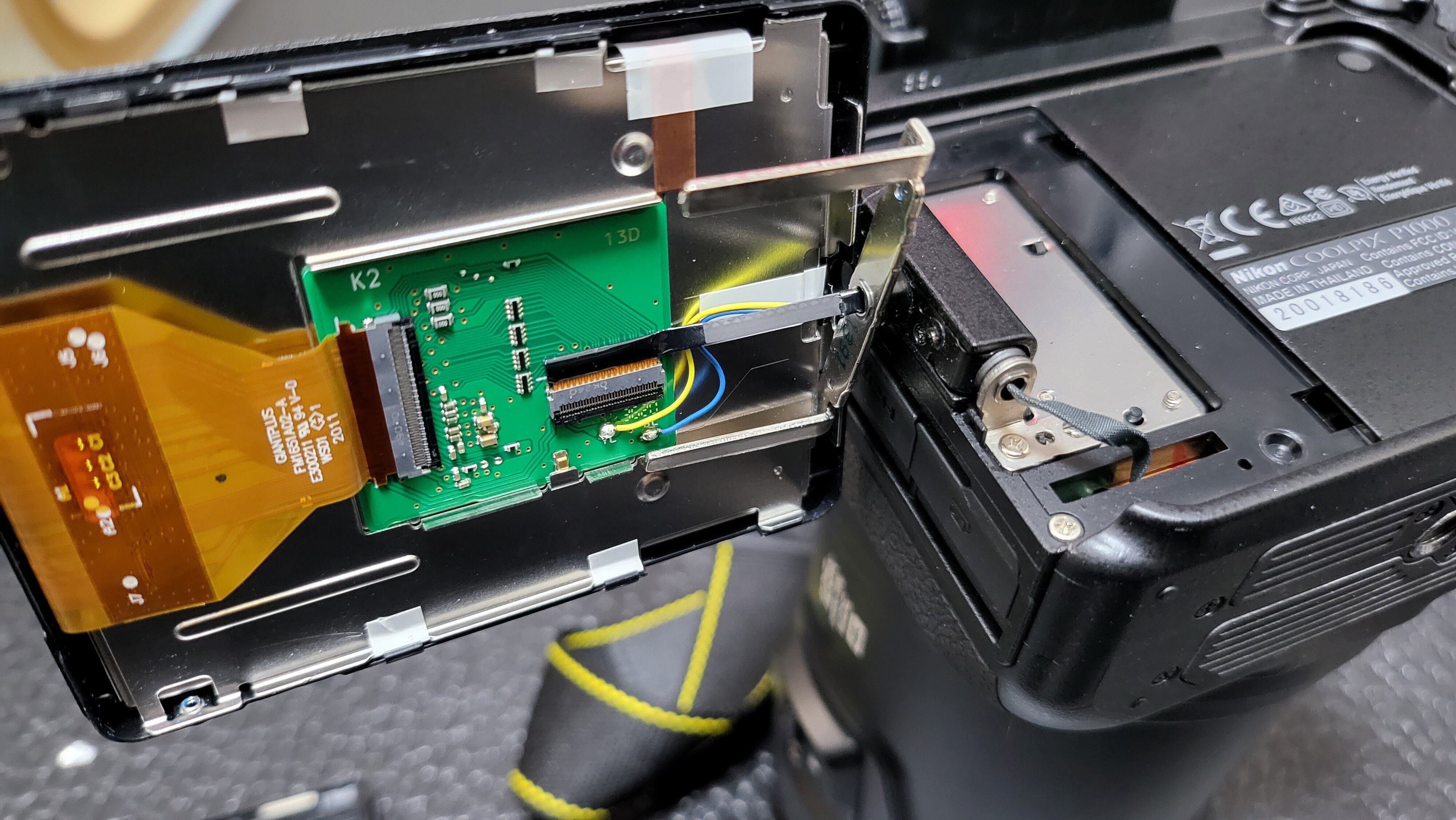 【撮影OK】Nikon ニコン COOLPIX P1000 液晶不良 修理】一度もカメラを分解したことがない人間が液晶交換してみた記録