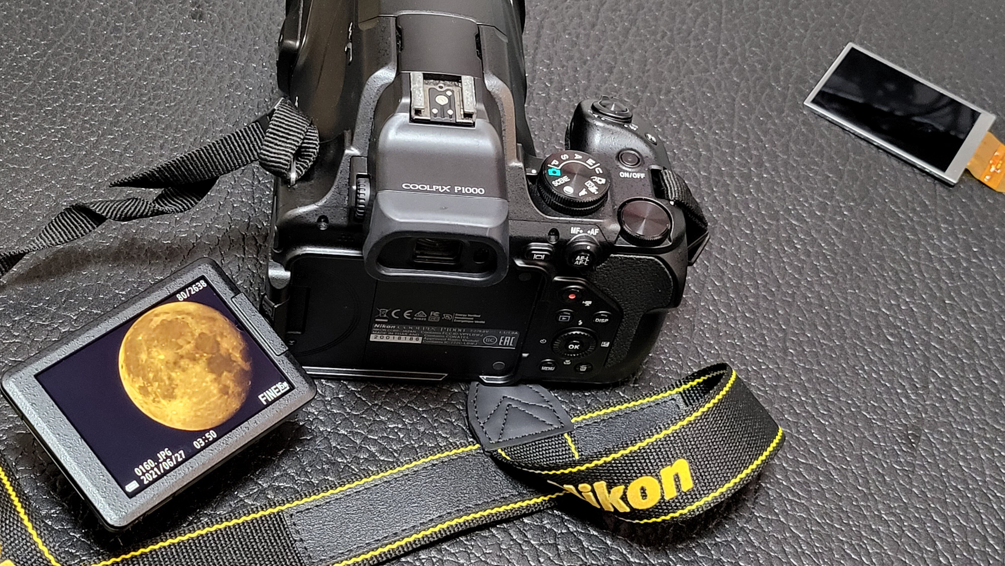 修理】一度もカメラを分解したことがない人間が液晶交換してみた