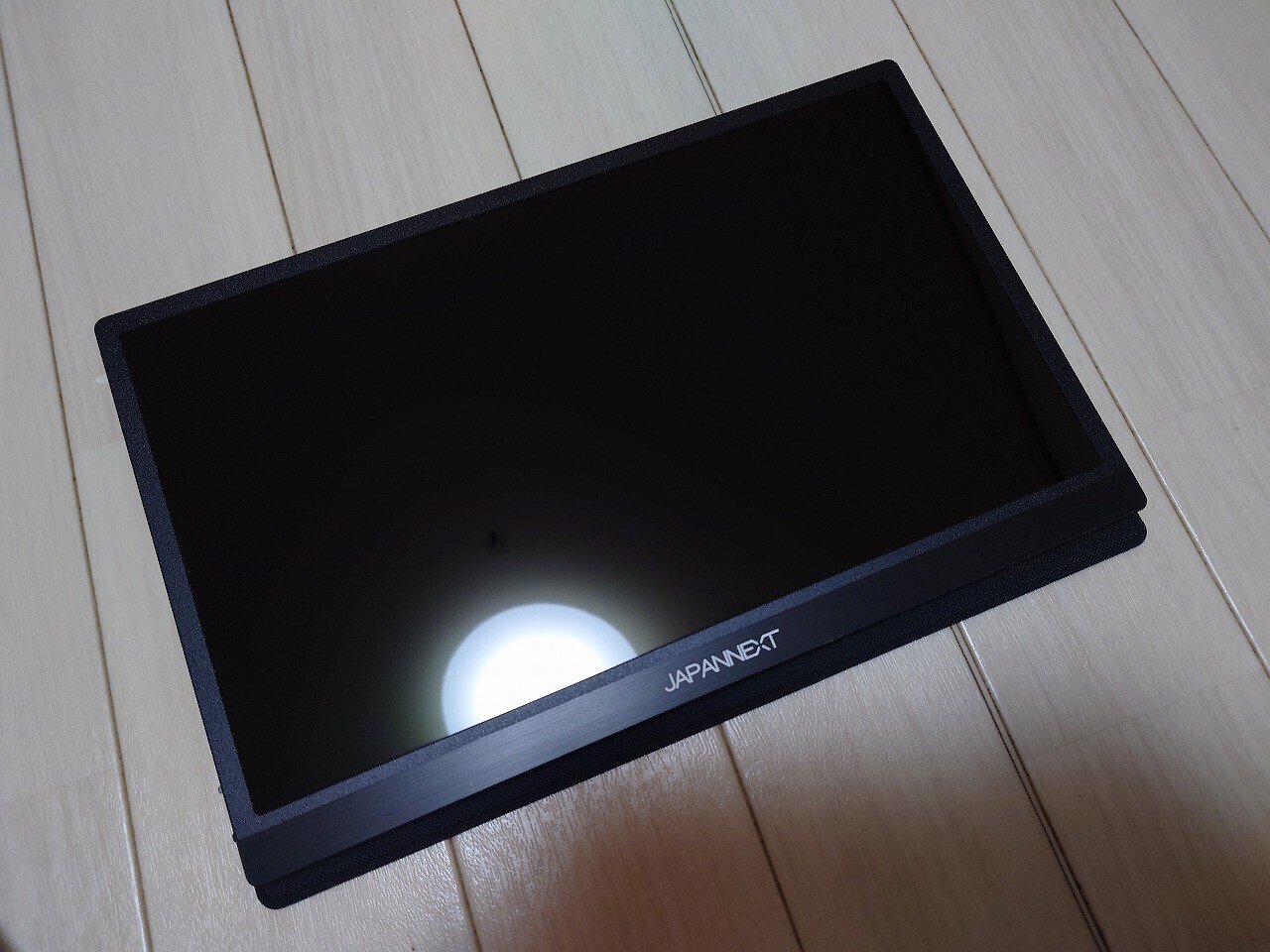 JAPANNEXT 13.3\" モバイルディスプレイ 外出先でも本気モードで使えるモバイルディスプレイ：JAPANNEXT