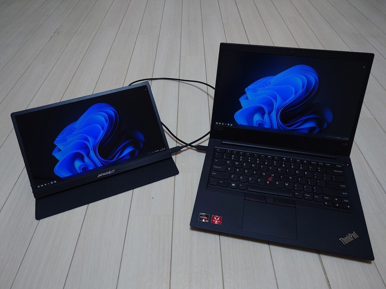 外出先でも本気モードで使えるモバイルディスプレイ：JAPANNEXT JN-MD